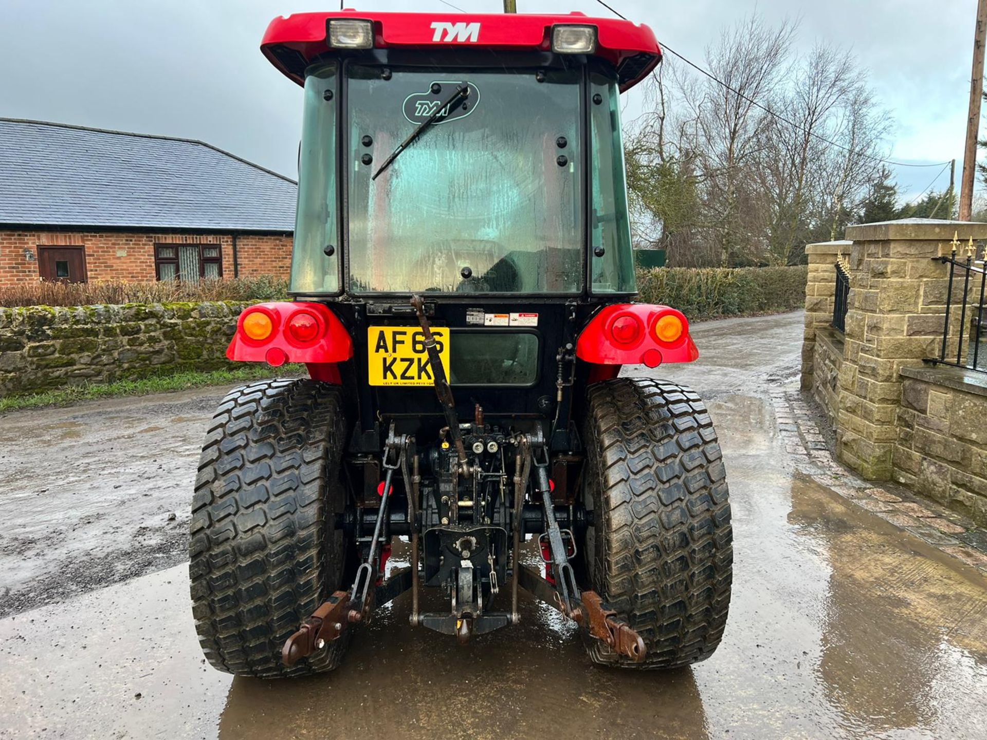 2016/66 TYM T503 4WD 50hp COMPACT TRACTOR WITH FRONT LOADER AND BUCKET *PLUS VAT* - Image 8 of 18