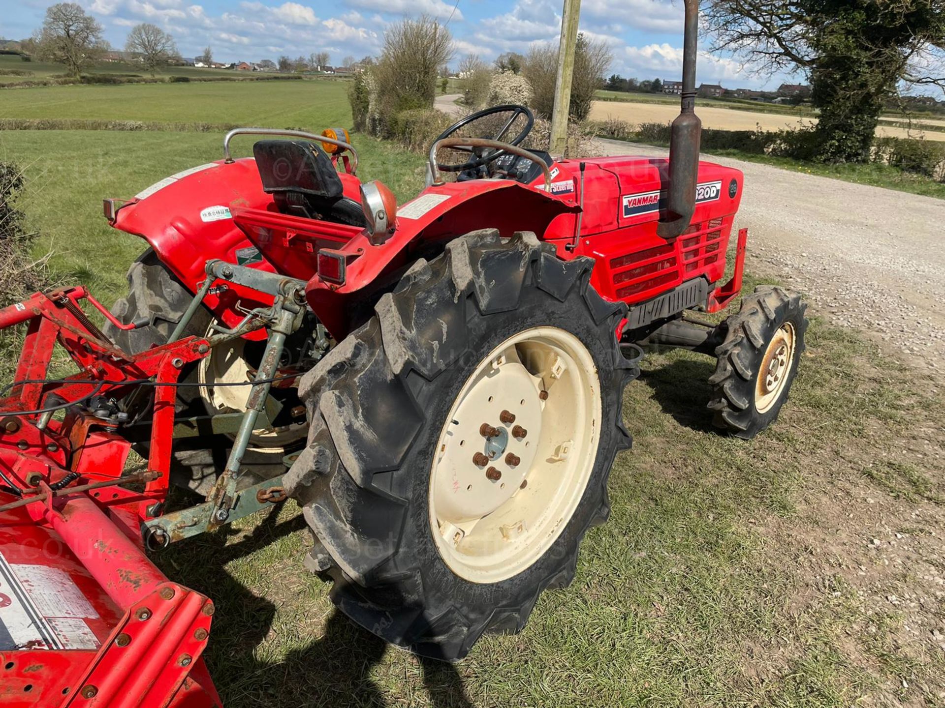 YANMAR YM2820D TRACTOR, 4 WHEEL DRIVE, WITH ROTATOR, RUNS AND WORKS, 3 POINT LINKAGE *PLUS VAT* - Image 4 of 10