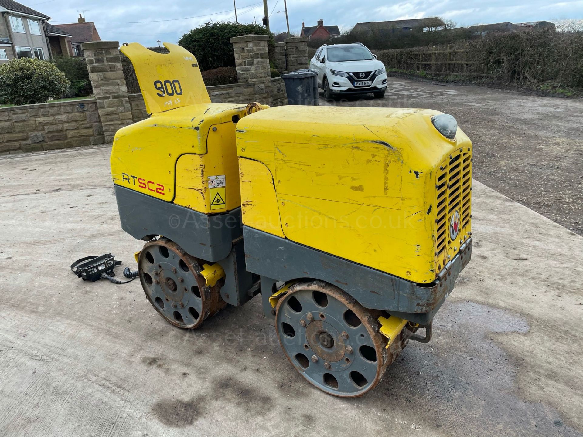 2014 WACKER NEUSON RTSC2 WALK BEHIND TRENCH ROLLER, RUNS AND DRIVES, SHOWING A LOW 402 HOURS - Image 5 of 9