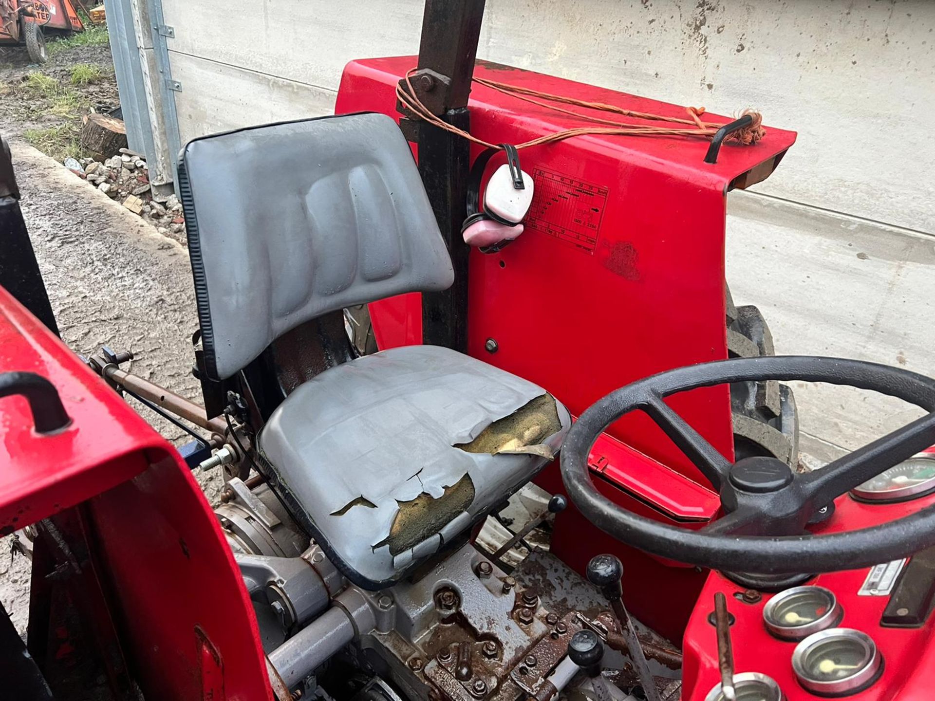 MASSEY FERGUSON 350 52hp 2WD TRACTOR, RUNS DRIVES AND WORKS, SHOWING A LOW 1200 HOURS - Image 13 of 16