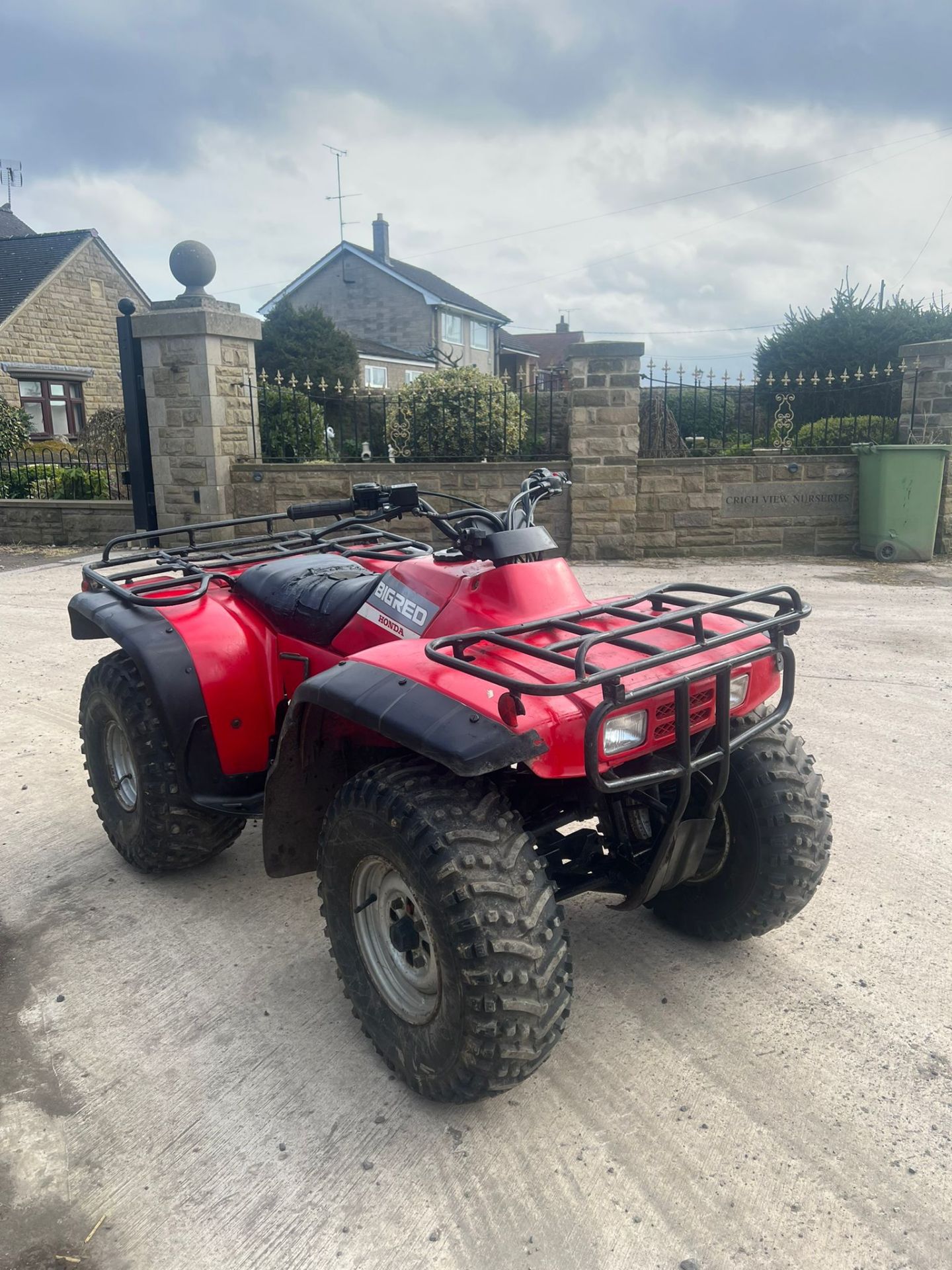 HONDA BIG RED FARM QUAD, TYRES ONLY A FEW MONTHS OLD, RUNS AND DRIVES *PLUS VAT*