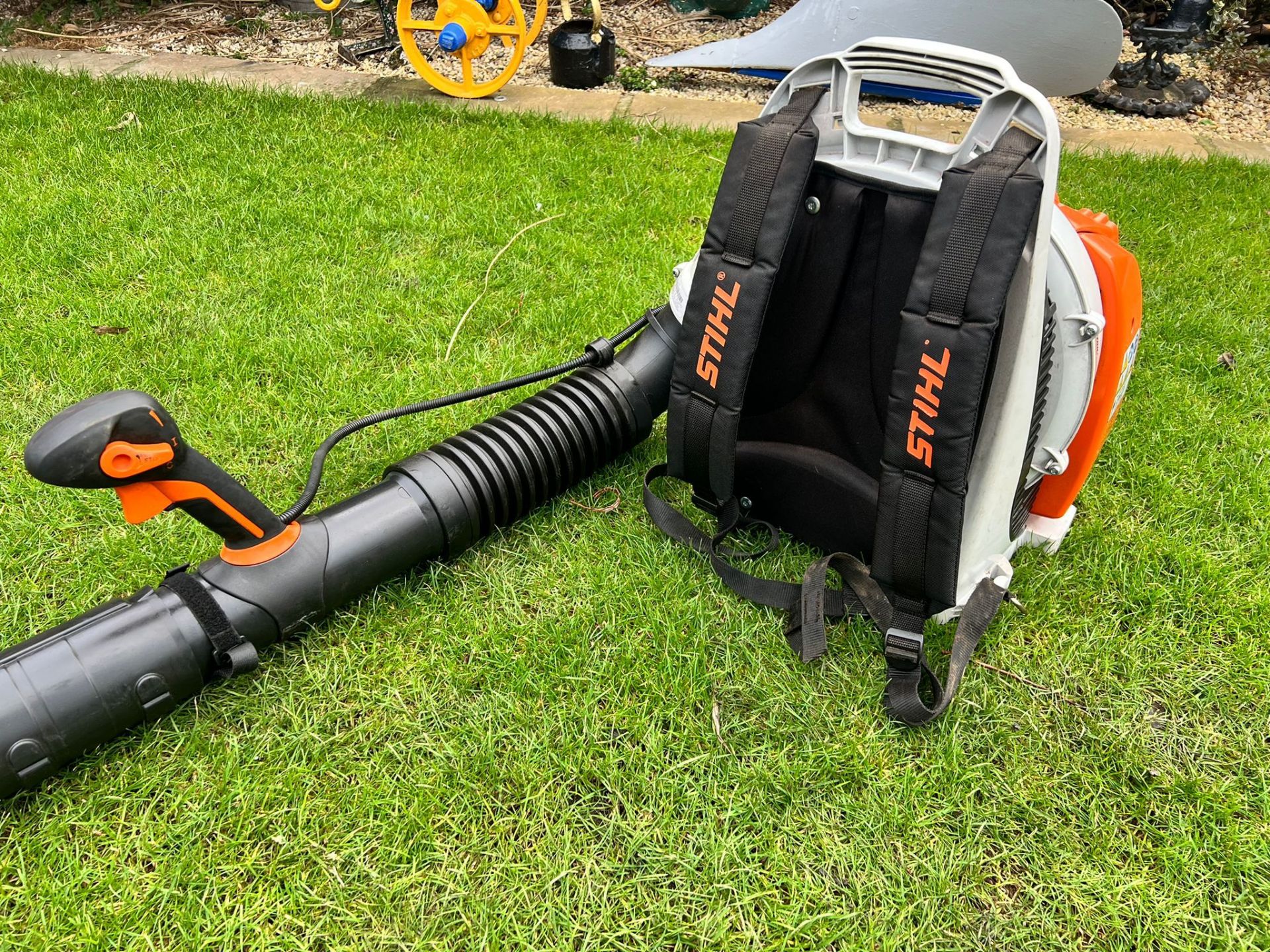 NEW AND UNUSED STIHL BR430 BACKPACK BLOWER, RUNS AND WORKS, READY FOR WORK *PLUS VAT* - Image 3 of 8