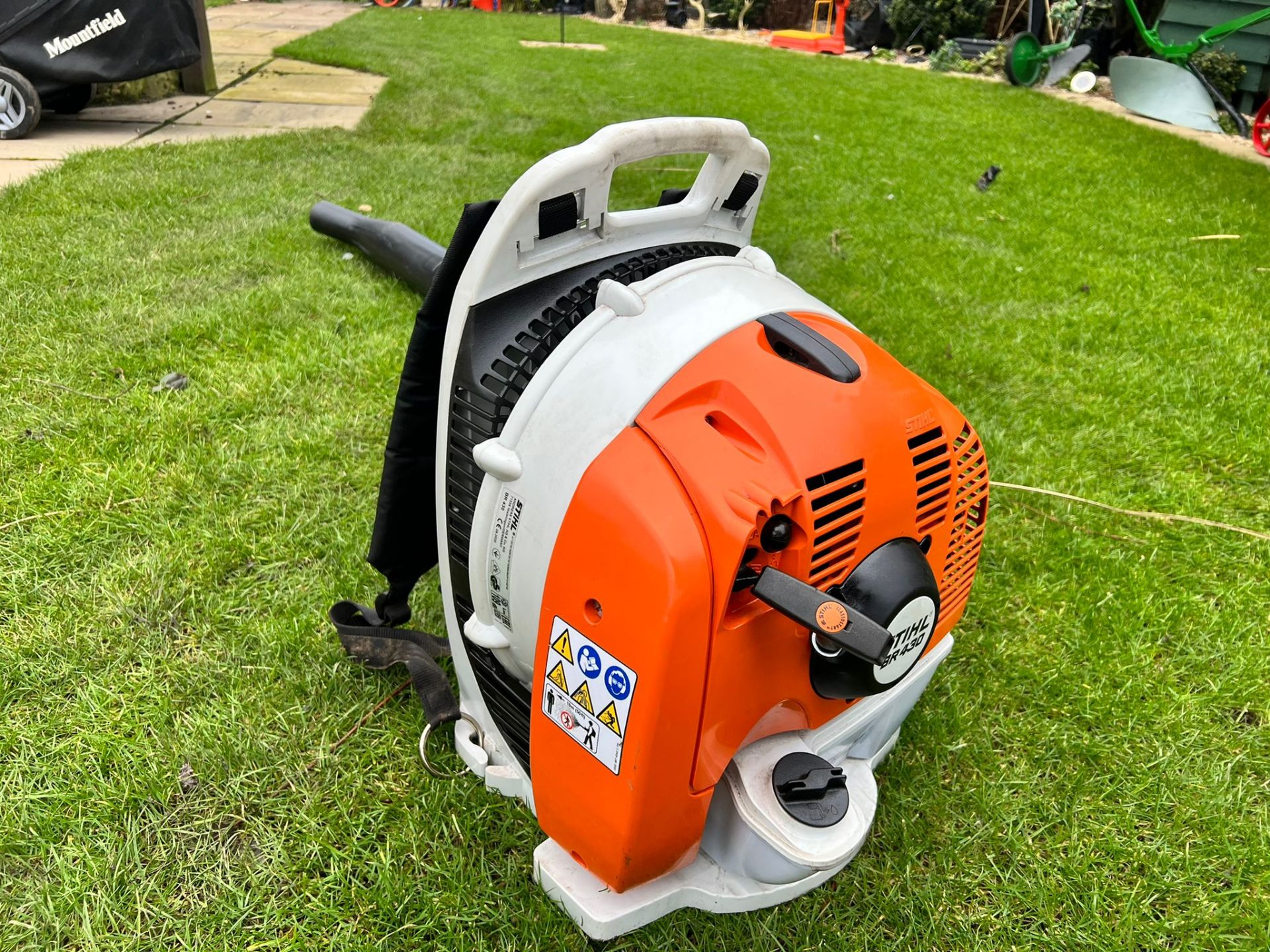 NEW AND UNUSED STIHL BR430 BACKPACK BLOWER, RUNS AND WORKS, READY FOR WORK *PLUS VAT* - Image 5 of 8