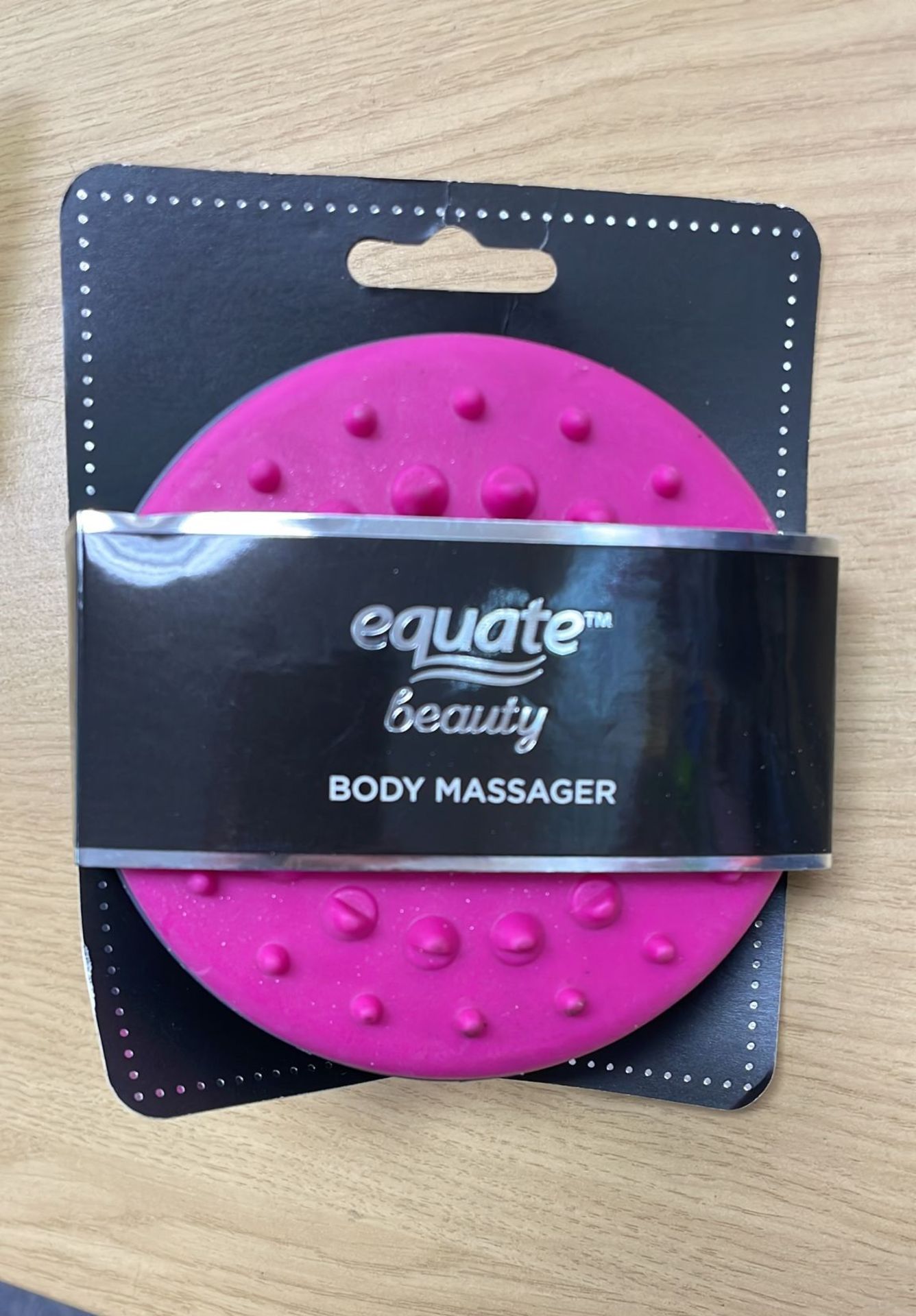 500 x BRAND NEW AND SEALED BODY MASSAGER *PLUS VAT*