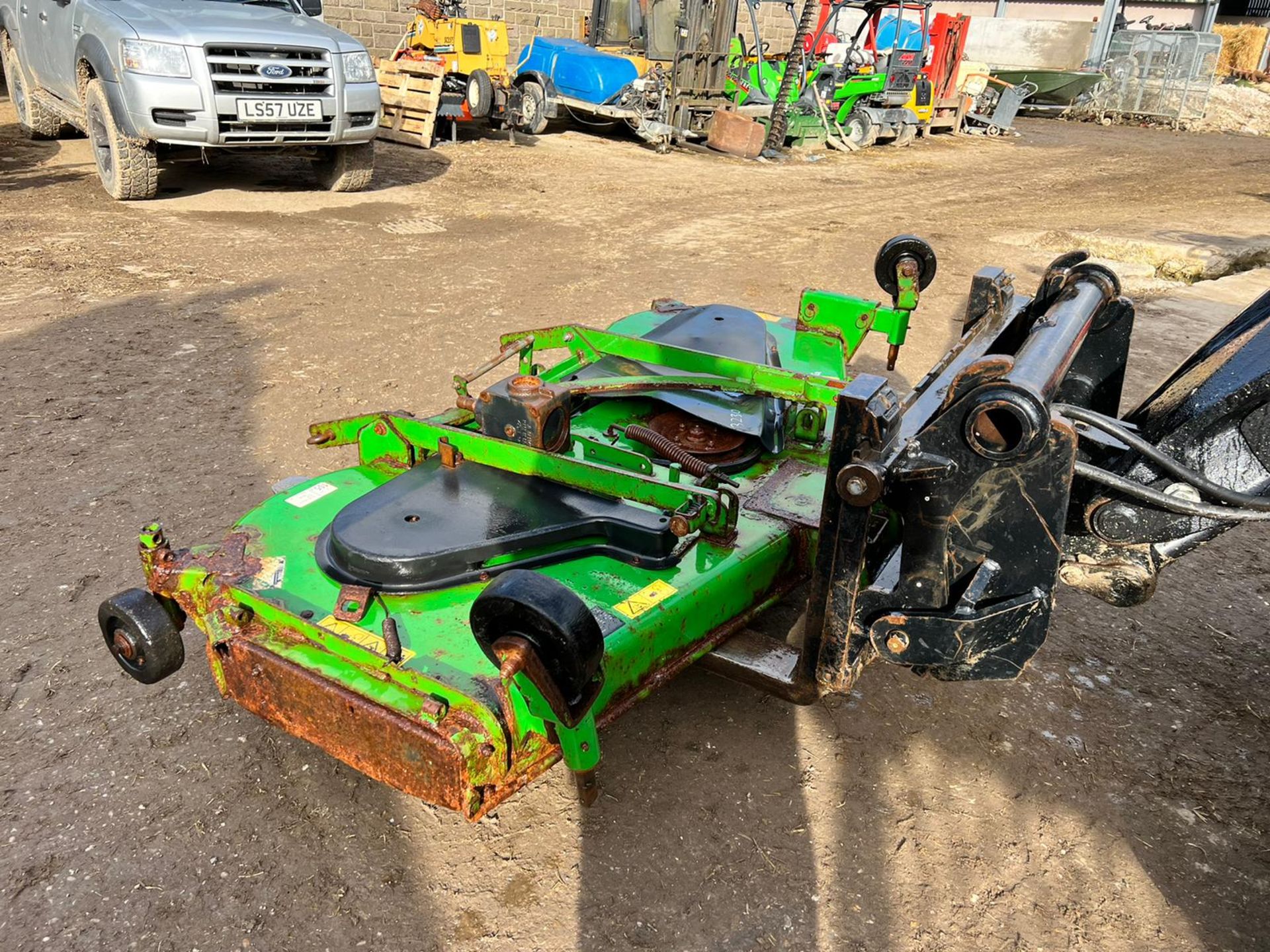 2010 JOHN DEERE 72" MID MOUNTED TRACTOR ROTARY DECK, GOOD SOLID TRIPLE BLADED BECK, WEIGHT 199kg - Image 3 of 12