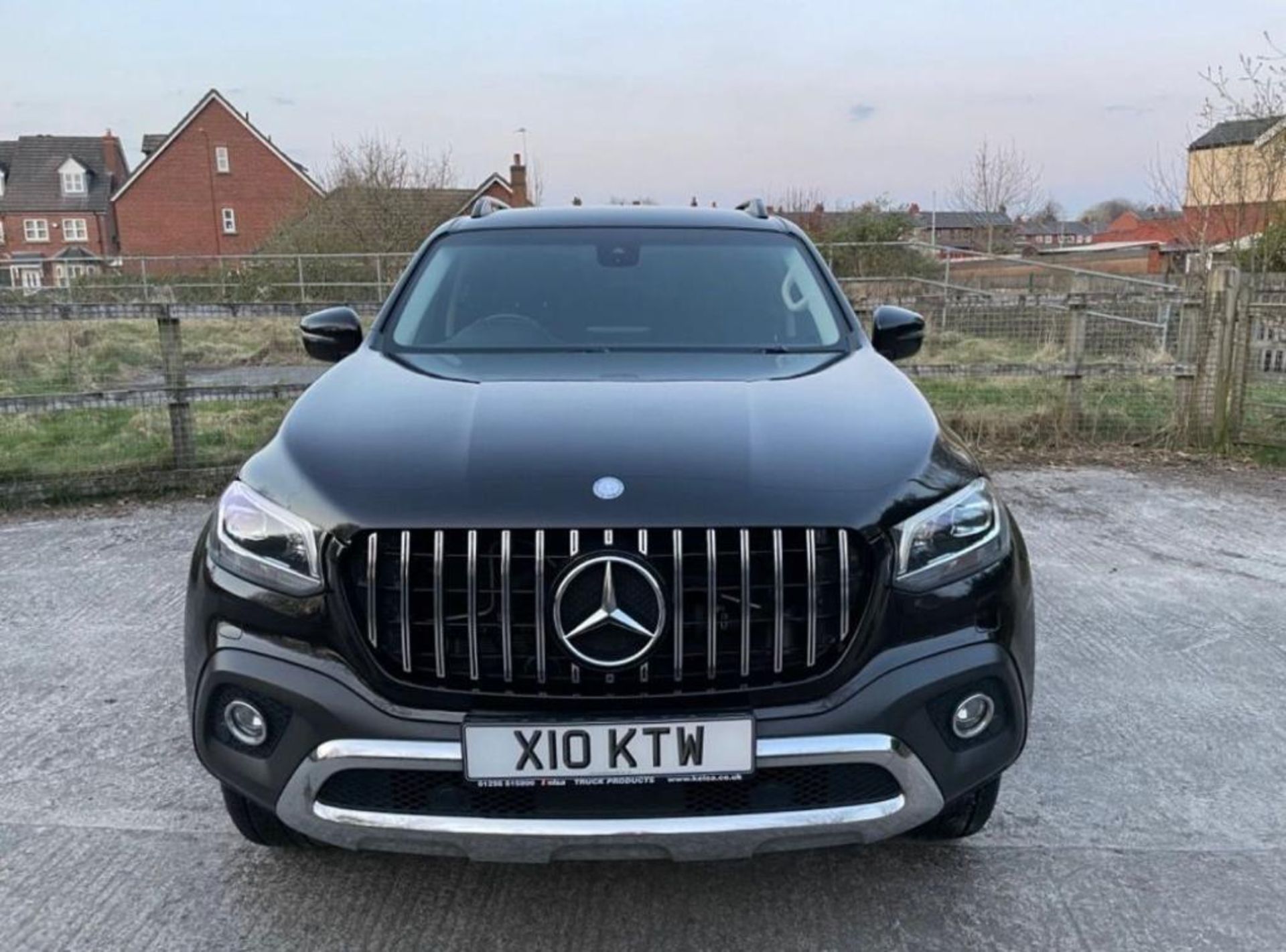 2018 MERCEDES-BENZ X CLASS 2.3 CDI POWER DOUBLE CAB PICKUP AUTO 4MATIC EURO 6 4dr *PLUS VAT* - Image 2 of 18