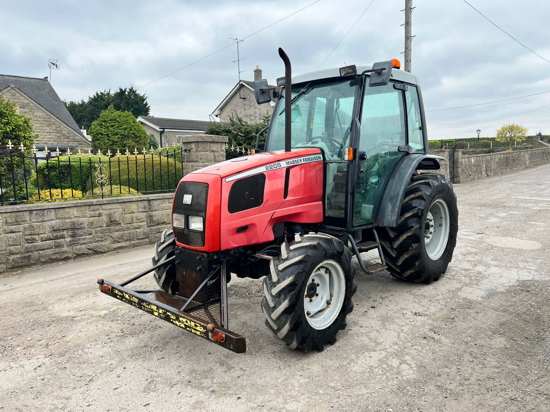 Massey Ferguson 2205 4WD Tractor, Runs Drives And Works *PLUS VAT* - Image 2 of 17