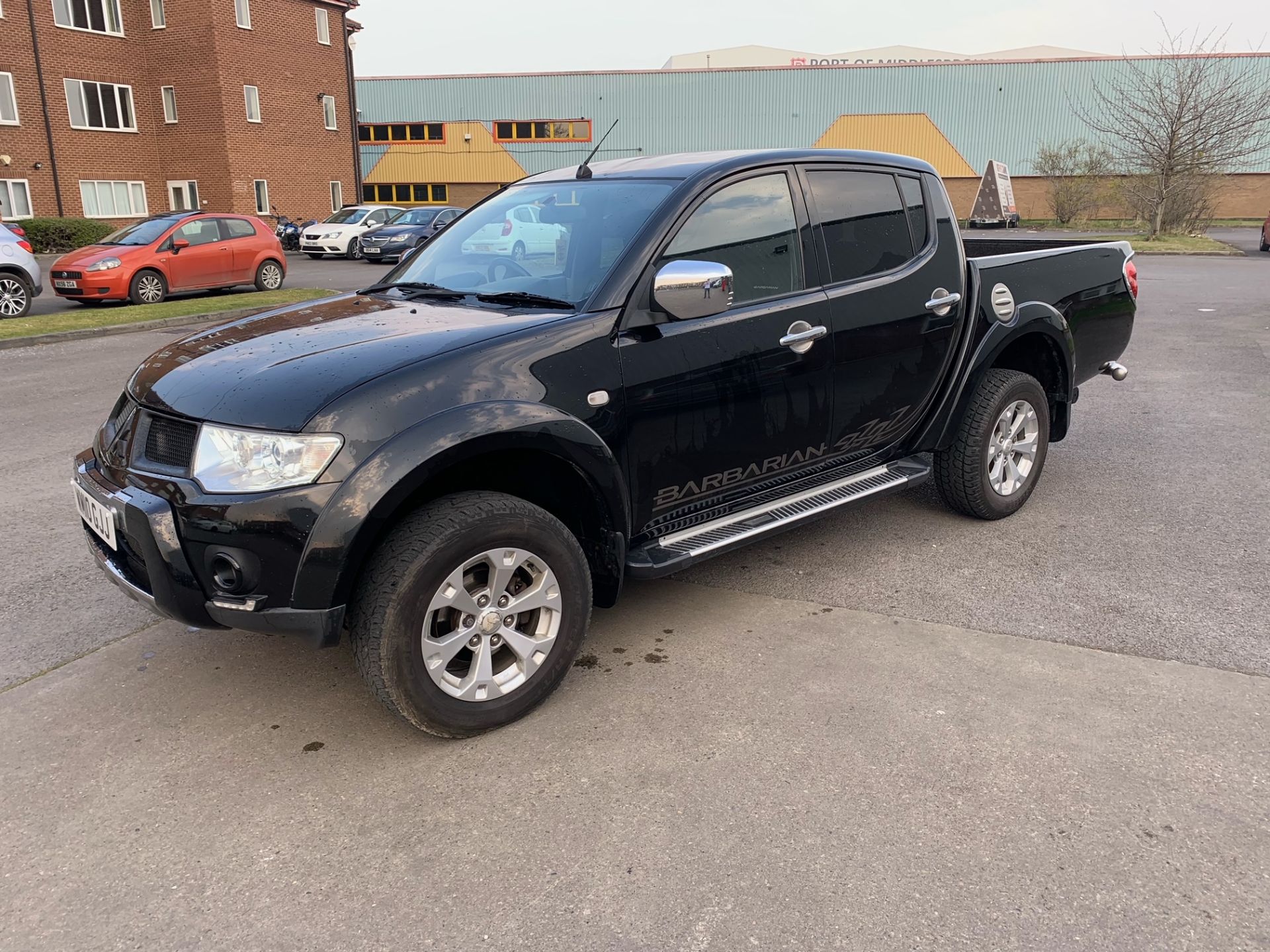 2010 MITSUBISHI L200 BARBARIAN LB DCB DI-D4X4 AUTO BLACK PICK UP, 103k MILES *NO VAT* - Image 4 of 17