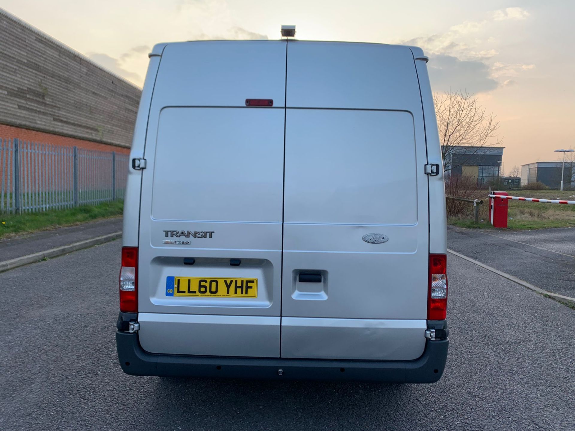 2011/60 FORD TRANSIT 115 T280M FWD SILVER PANEL VAN, 102,583 MILES *NO VAT* - Image 6 of 20