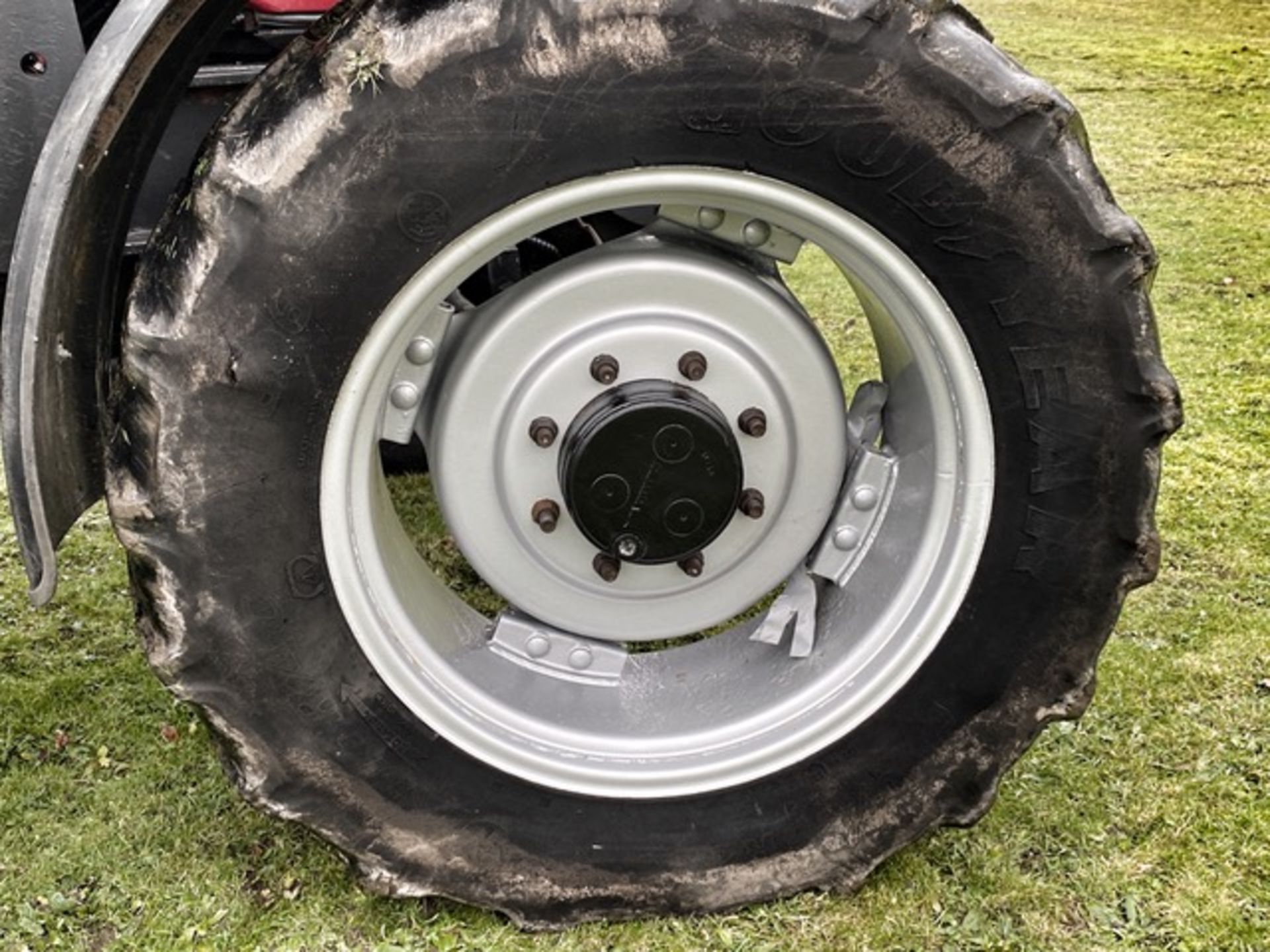 CASE IH MAXXUM MX 100c TRACTOR, LOW HOURS, RECENT SERVICE, STARTS DRIVES AND RUNS AS IT SHOULD - Image 10 of 17