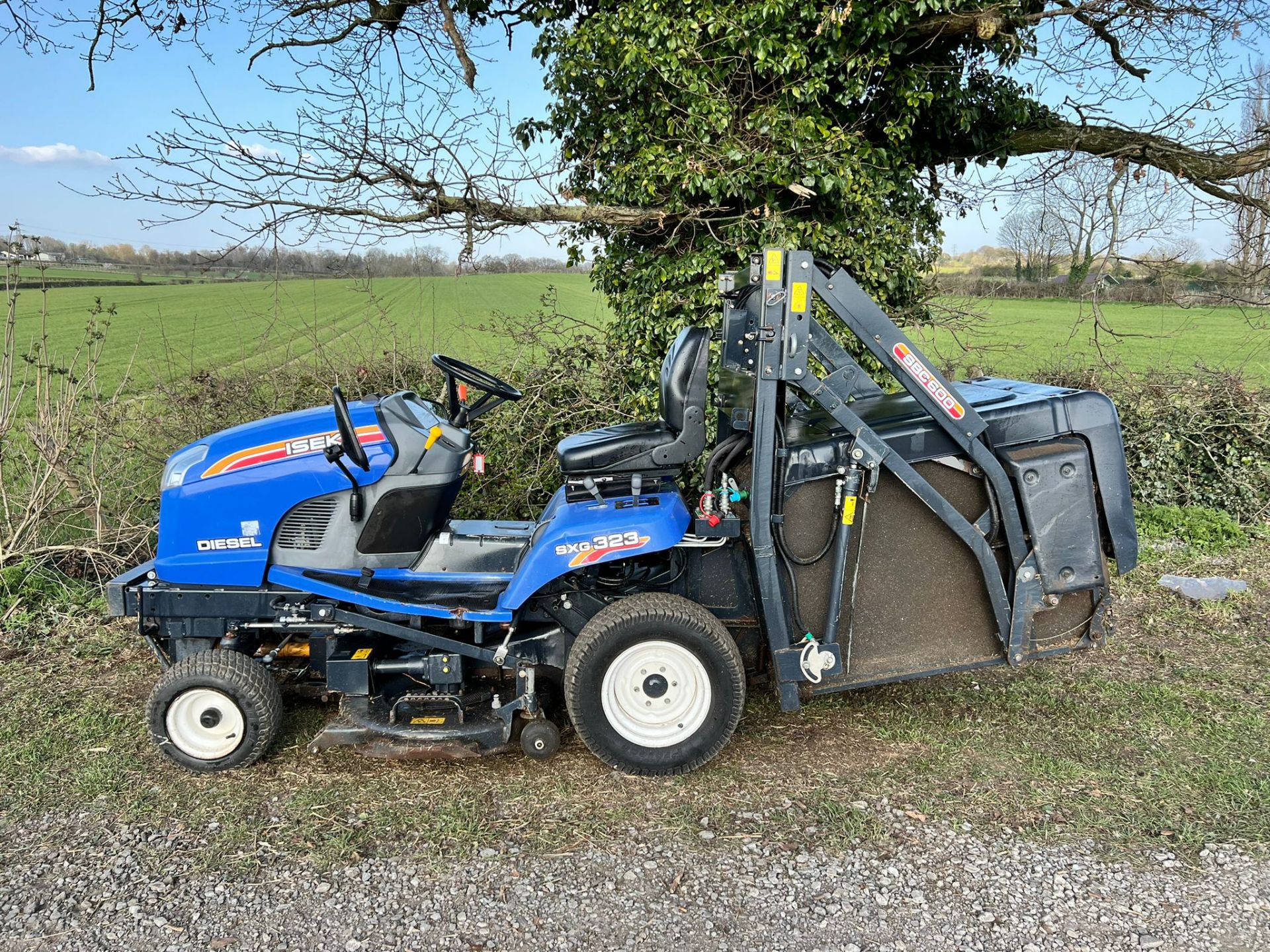2012 Iseki SXG323 Diesel High Tip Ride On Mower, Runs Drives Cuts And Collects *PLUS VAT* - Image 3 of 15