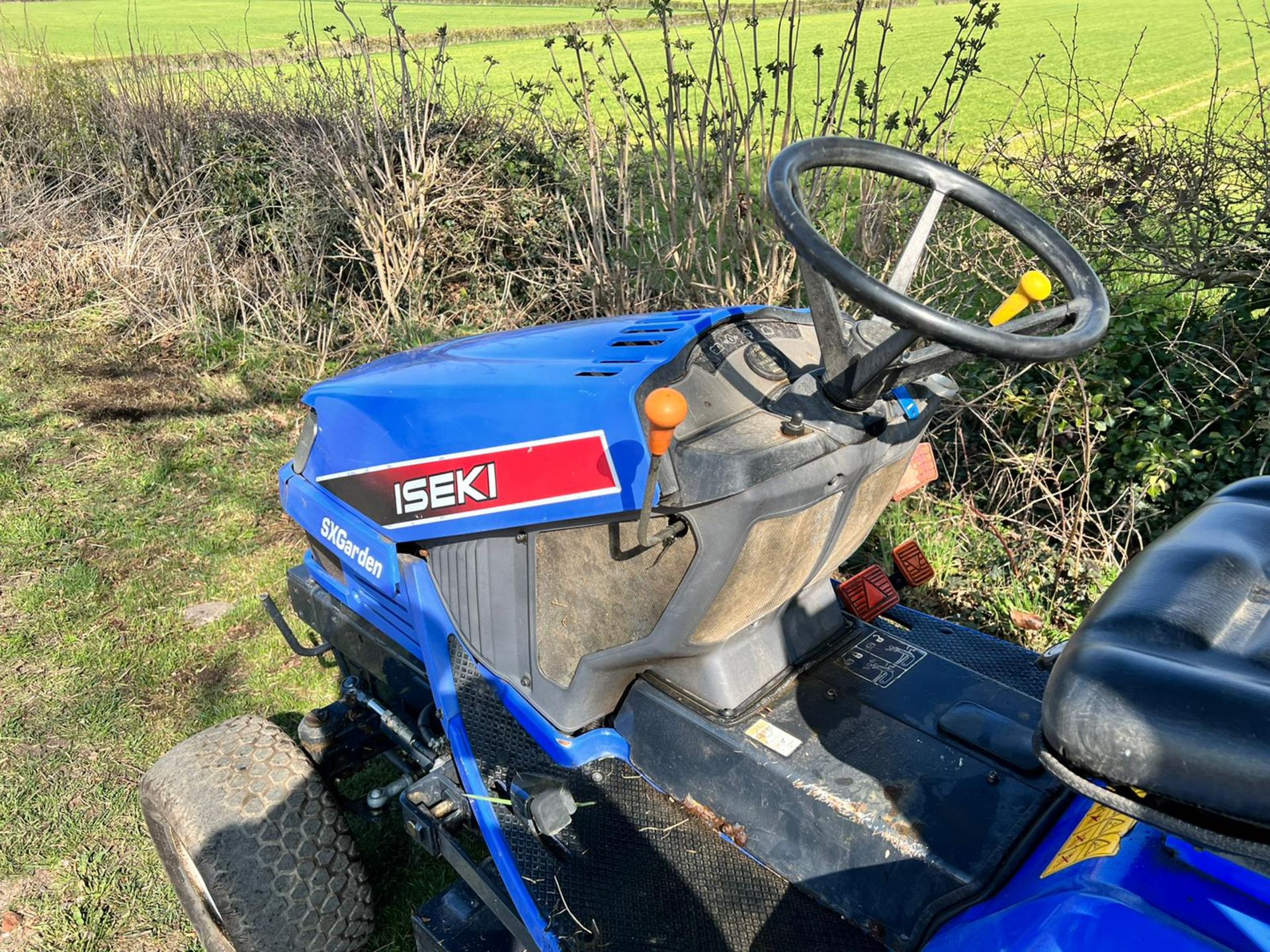 Iseki SXG22 Diesel High Tip Ride On Mower With Iseki SBC550 Collector, Runs Drives Cuts And Collects - Image 14 of 14