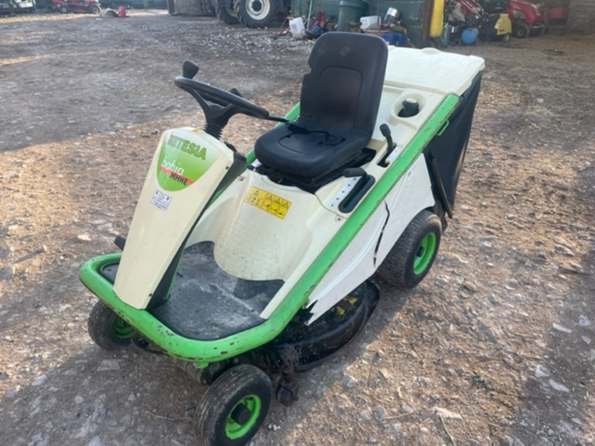 Etesia MHHE ride on lawn mower and collector, runs drives and mows *NO VAT* - Image 2 of 5