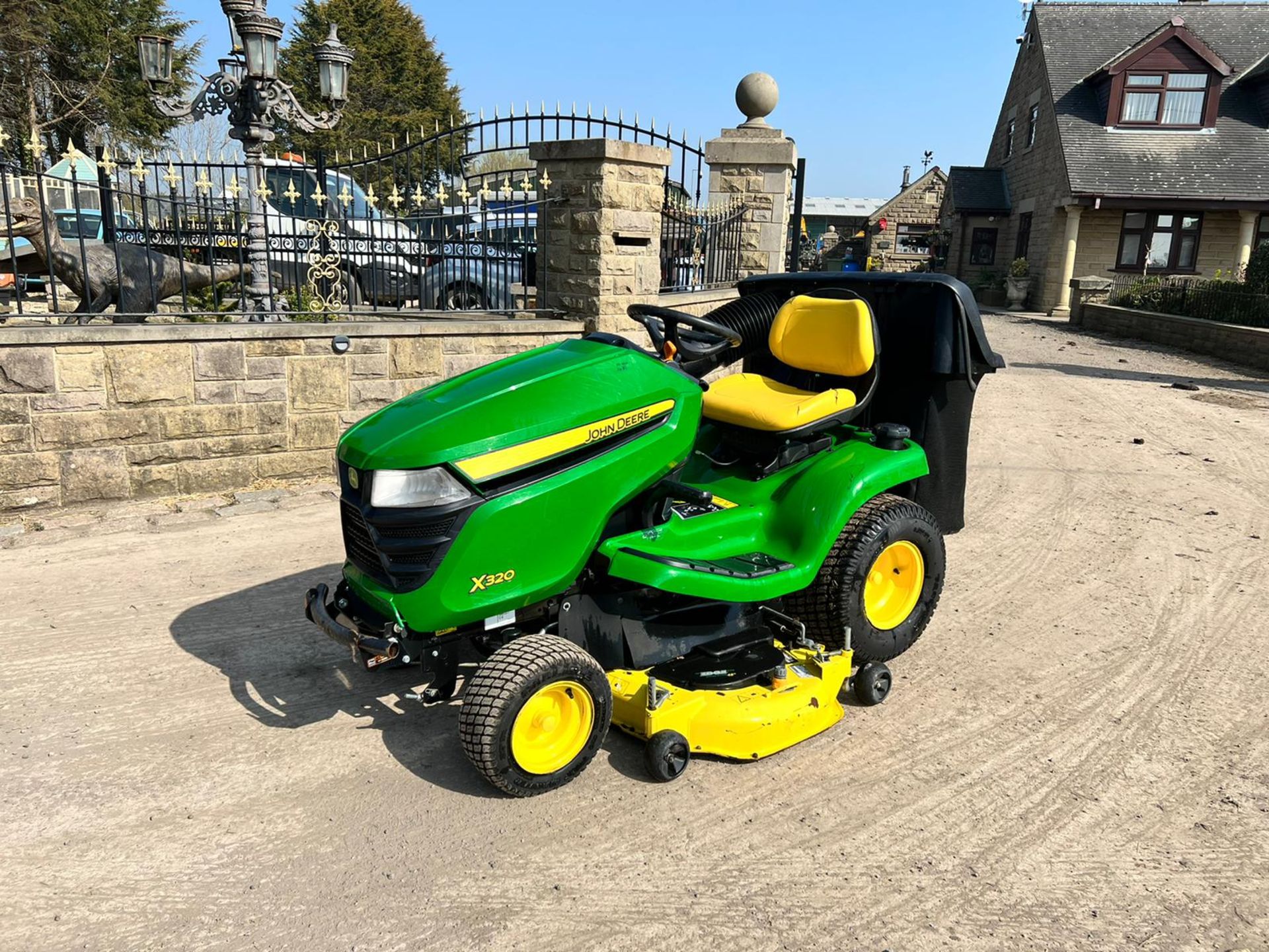 2015 John Deere X320 Ride On Mower With Rear Collector, Runs Drives And Cuts, Showing A Low 213 Hrs - Image 2 of 13