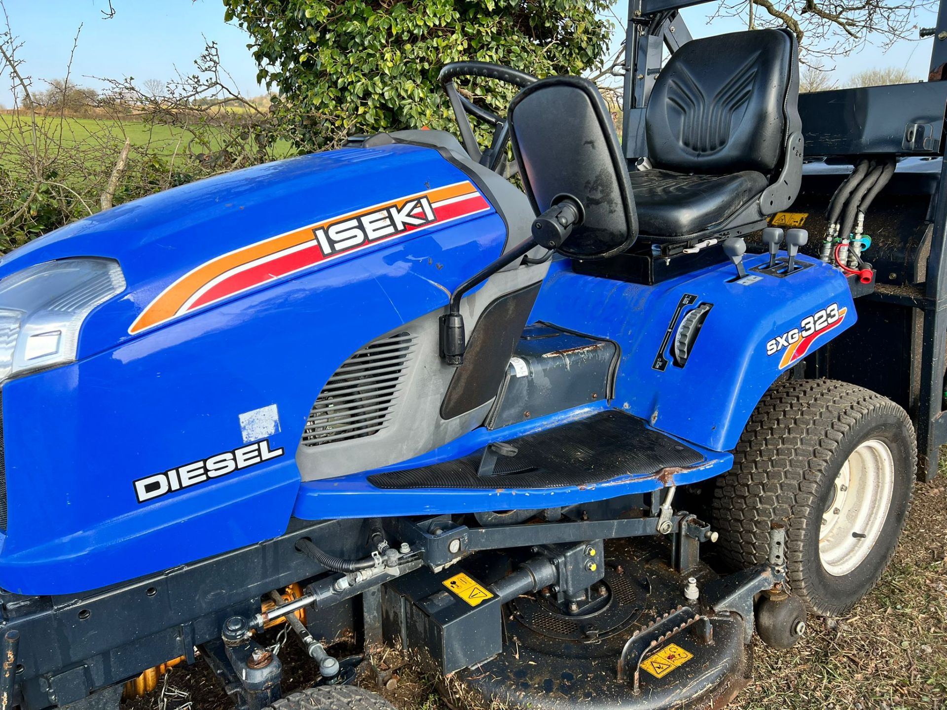 2012 Iseki SXG323 Diesel High Tip Ride On Mower, Runs Drives Cuts And Collects *PLUS VAT* - Image 11 of 15