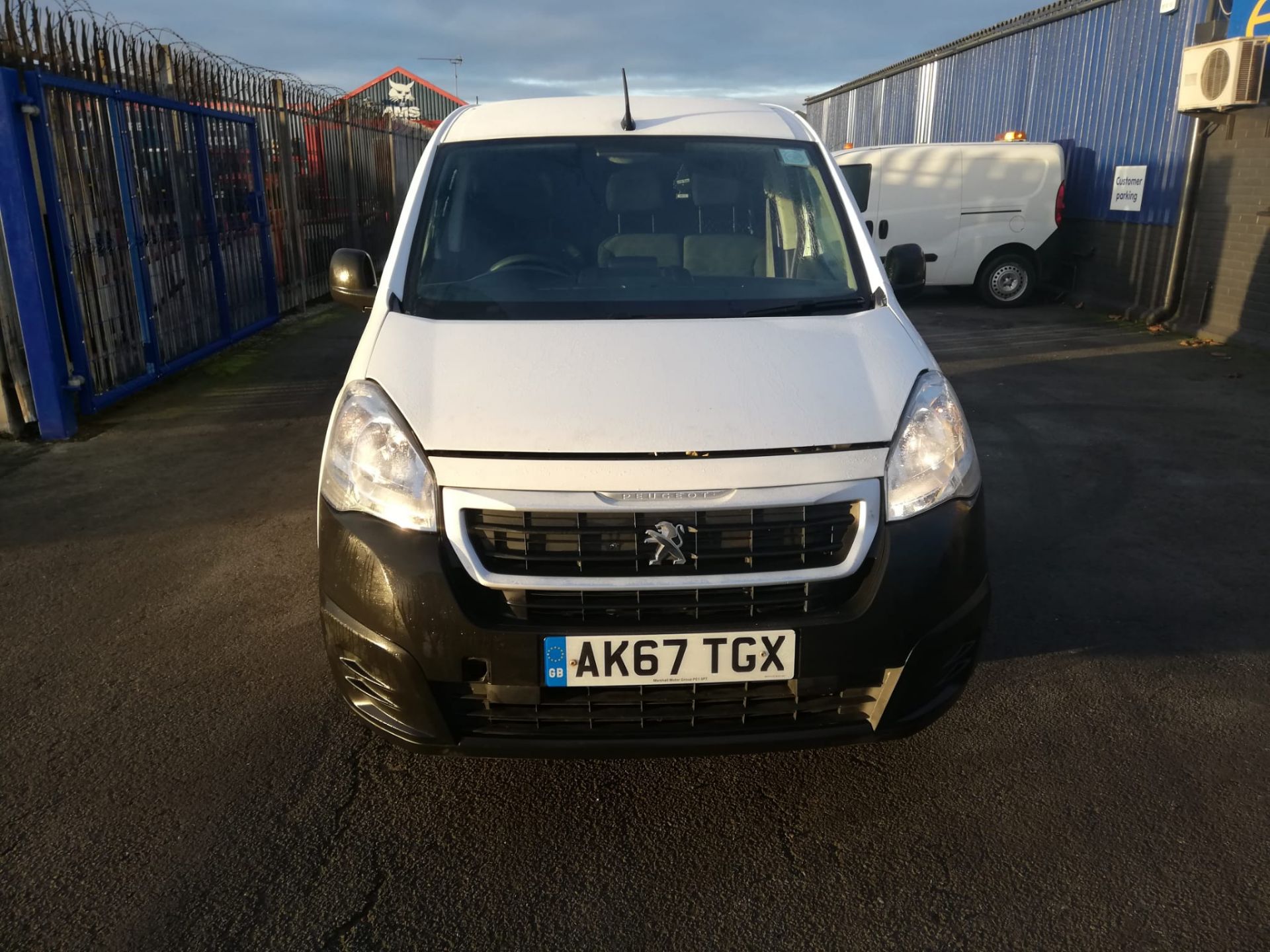 2017/67 PEUGEOT PARTNER PROFESSION L1 BLUE HDI WHITE PANEL VAN, 102K MILES, 3 SEATS *PLUS VAT* - Image 2 of 10