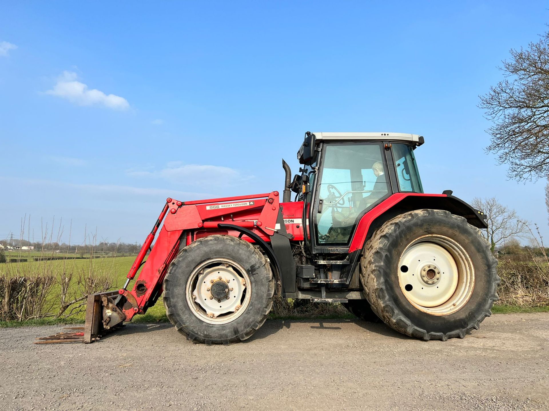 2002 Massey Ferguson 6270 100HP 4WD Tractor With Massey Ferguson 866 Front Loader And Bale Spike - Image 4 of 20