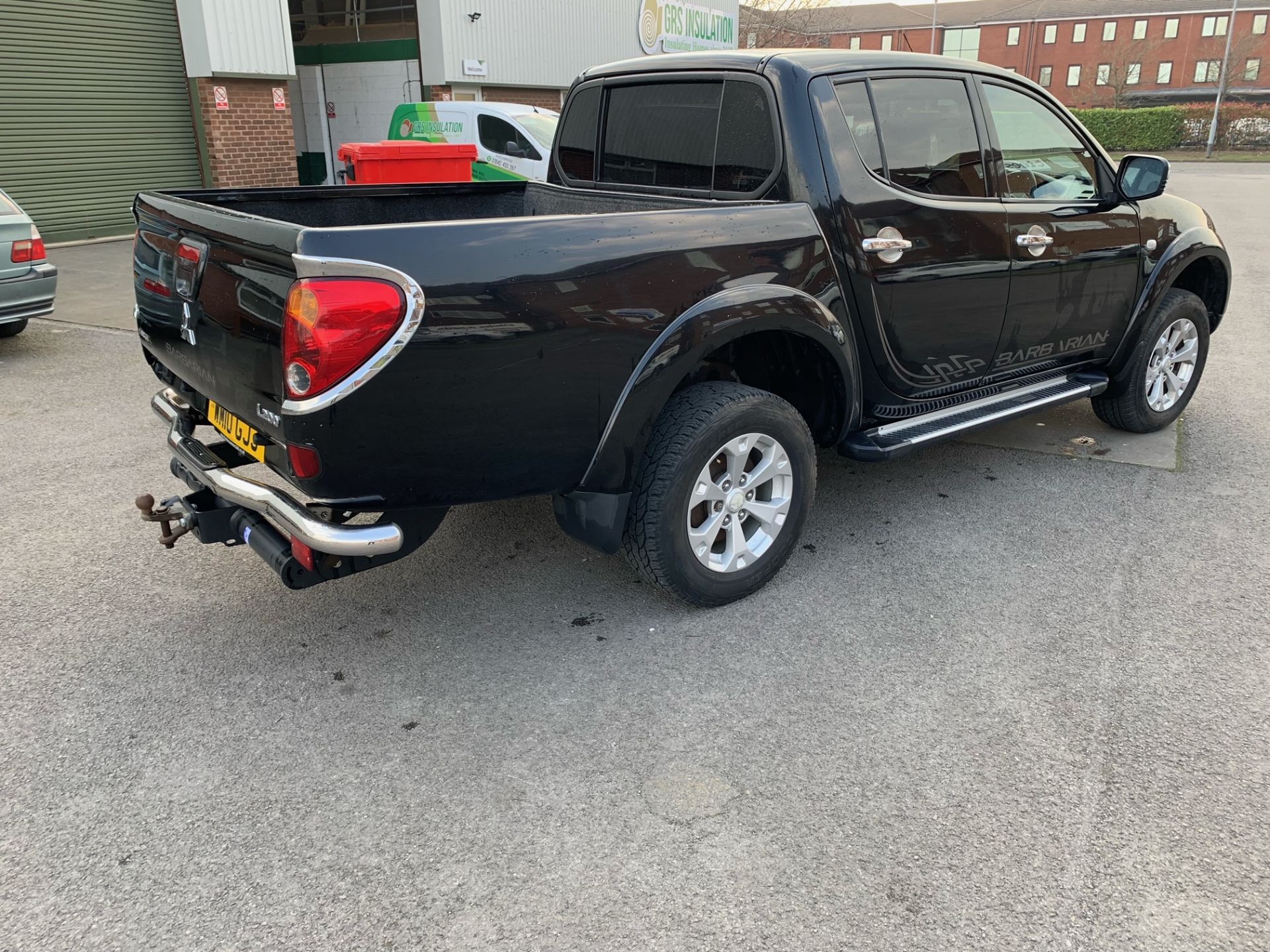 2010 MITSUBISHI L200 BARBARIAN LB DCB DI-D4X4 AUTO BLACK PICK UP, 103k MILES *NO VAT* - Image 9 of 17