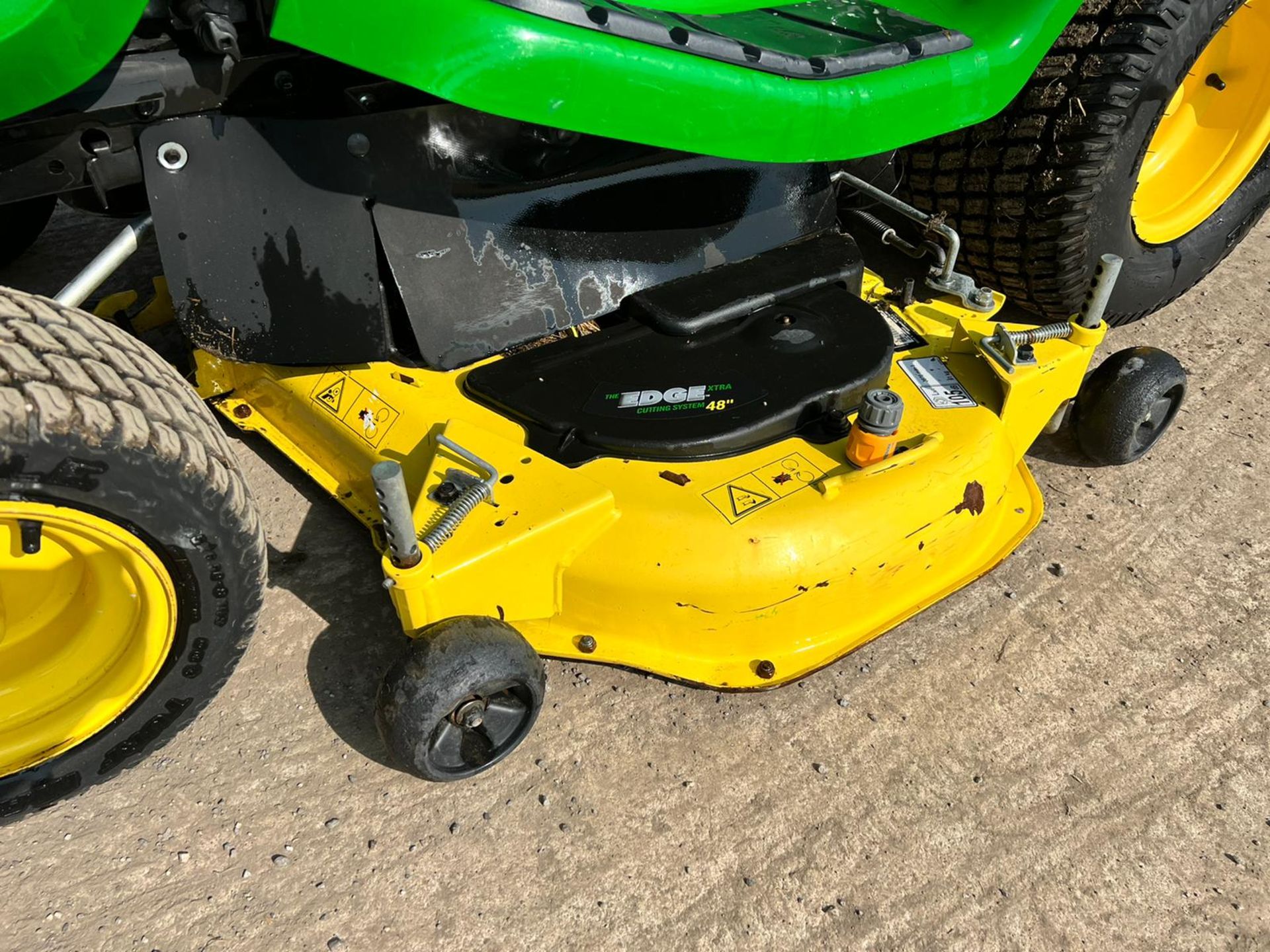 2015 John Deere X320 Ride On Mower With Rear Collector, Runs Drives And Cuts, Showing A Low 213 Hrs - Image 12 of 13