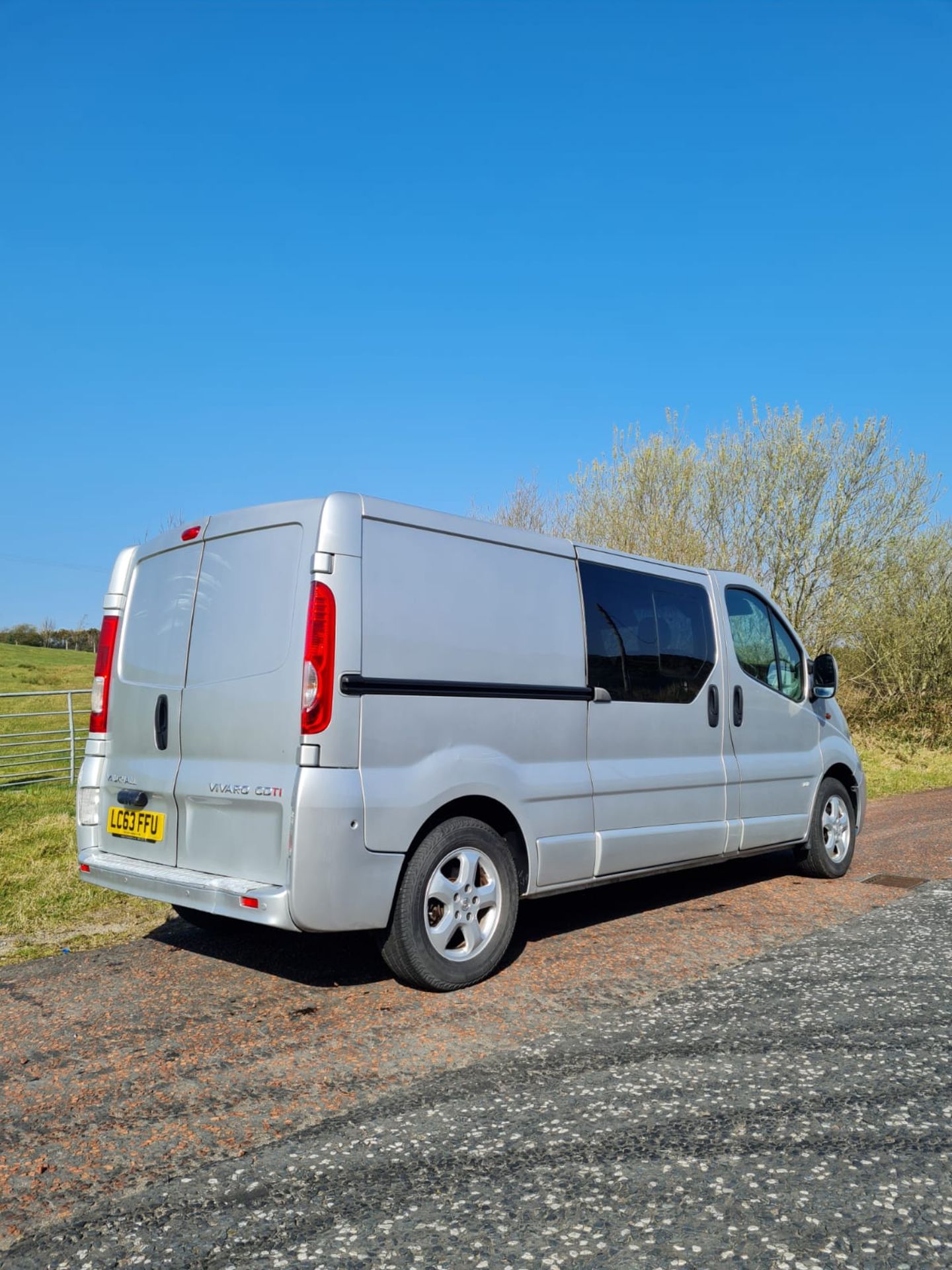 2013/63 VAUXHALL VIVARO 2900 SPORTIVE CDTI LWB SILVER PANEL VAN, 2.0 DIESEL *NO VAT* - Image 4 of 7