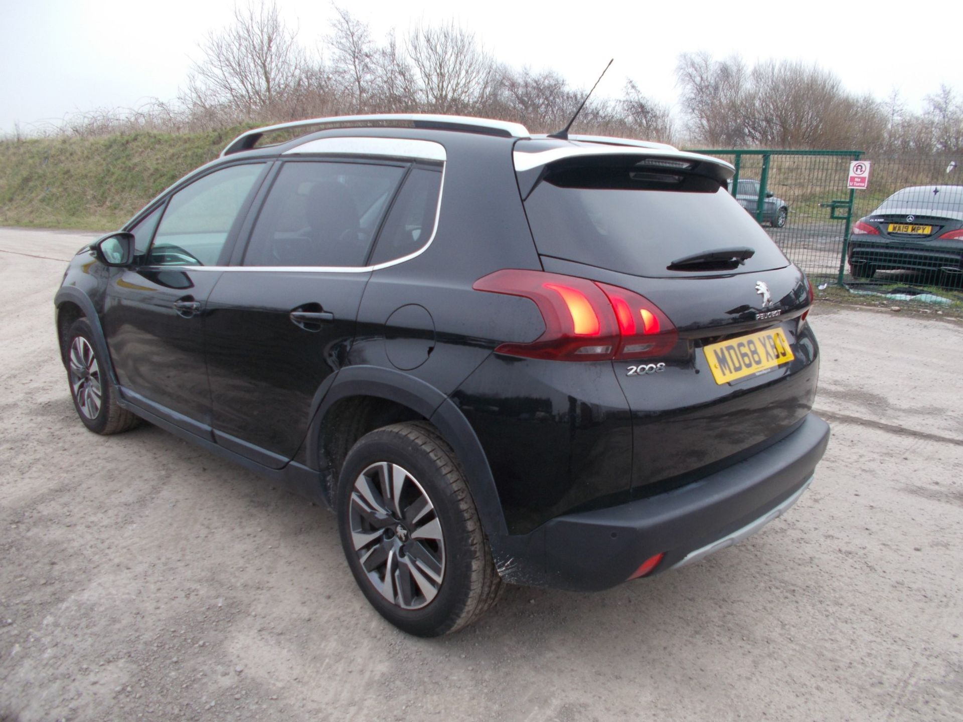 2019/68 PEUGEOT 2008 ALLURE PREMIUM 5 DOOR HATCHBACK, 1.2 PETROL, 11K MILES,5 SPEED MANUAL *NO VAT* - Image 5 of 24