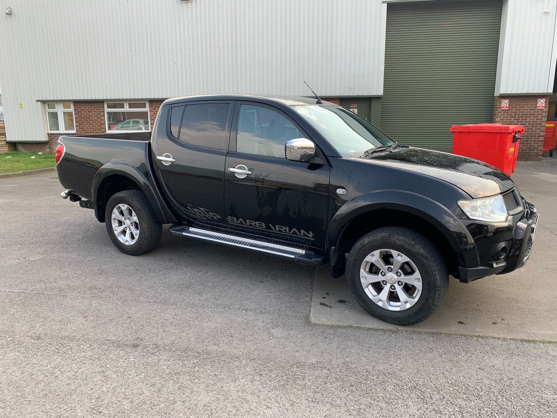 2010 MITSUBISHI L200 BARBARIAN LB DCB DI-D4X4 AUTO BLACK PICK UP, 103k MILES *NO VAT* - Image 10 of 17