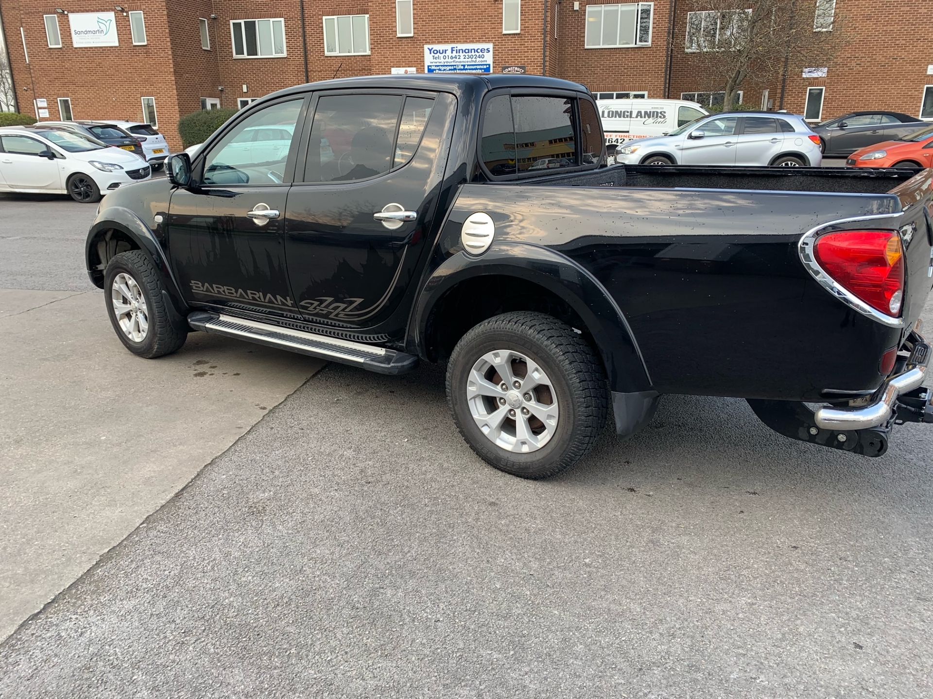 2010 MITSUBISHI L200 BARBARIAN LB DCB DI-D4X4 AUTO BLACK PICK UP, 103k MILES *NO VAT* - Image 6 of 17