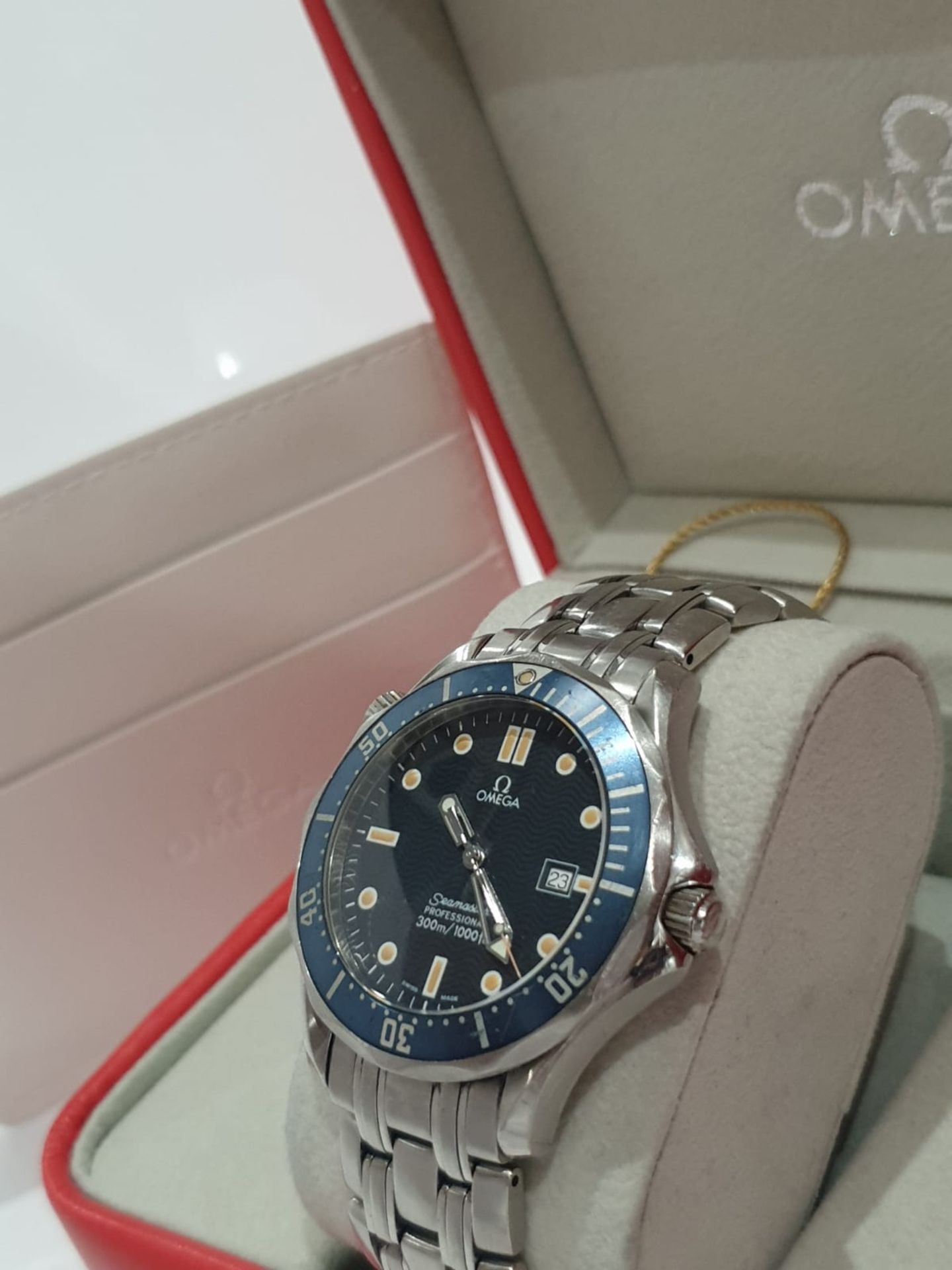 Omega Seamaster Professional 300m 41mm Full Size 007 James Bond Navy Blue Wave Dial *NO VAT* - Image 5 of 10