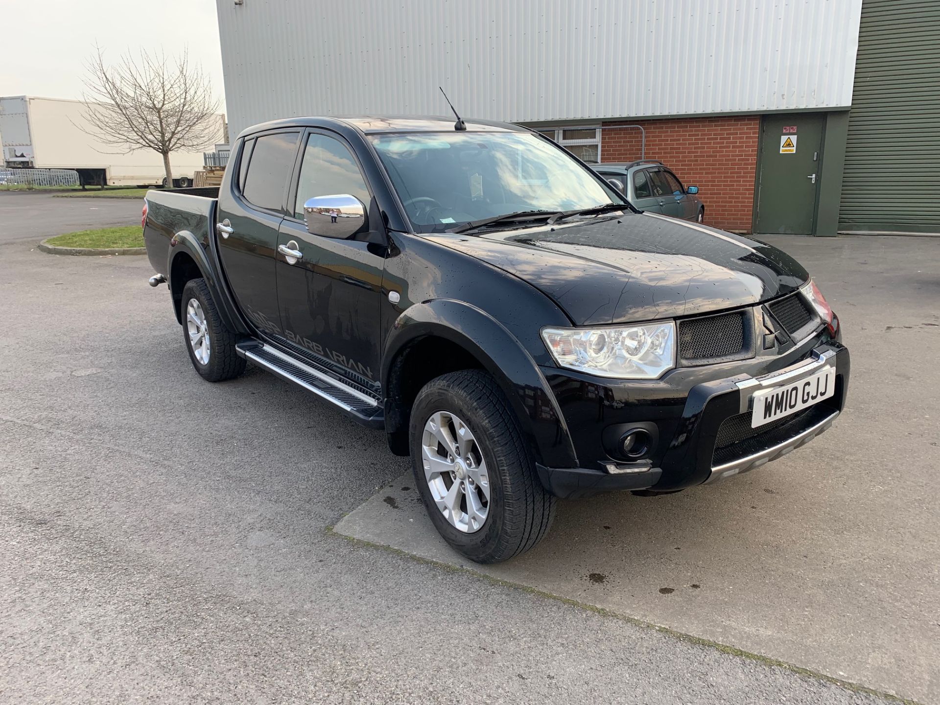 2010 MITSUBISHI L200 BARBARIAN LB DCB DI-D4X4 AUTO BLACK PICK UP, 103k MILES *NO VAT*