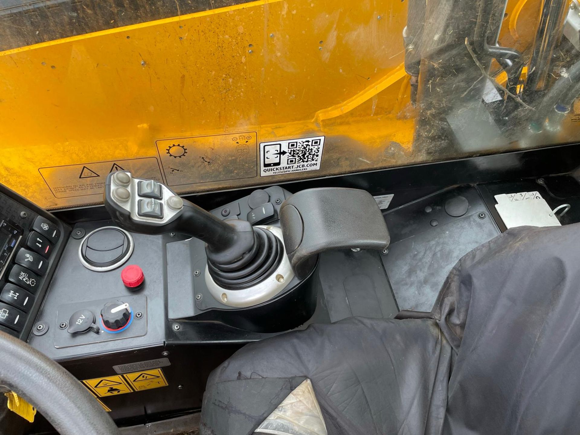 2019/69 JCB 526-56 AGRI PLUS TELEHANDLER, SHOWING A LOW AND GENUINE 750 HOURS *PLUS VAT* - Image 17 of 29