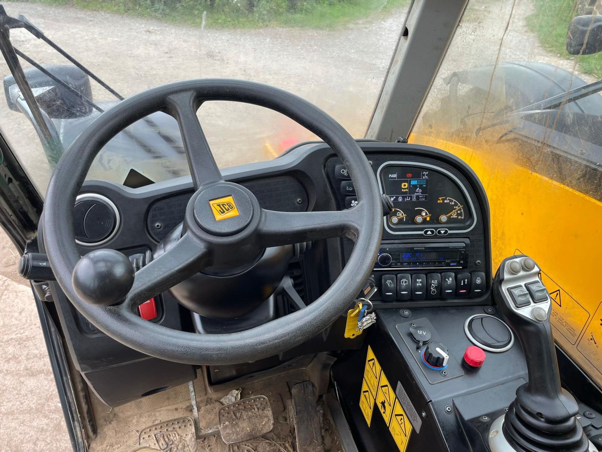 2019/69 JCB 526-56 AGRI PLUS TELEHANDLER, SHOWING A LOW AND GENUINE 750 HOURS *PLUS VAT* - Image 11 of 29