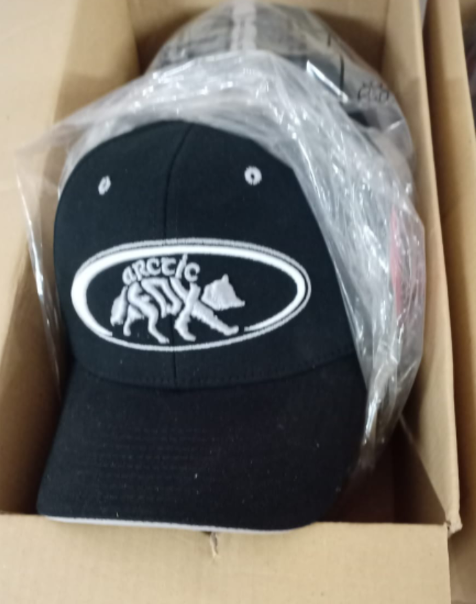 100 x BRAND NEW AND SEALED Arctic Fox premium quality cap, ADULT SIZE *PLUS VAT* - Image 2 of 5