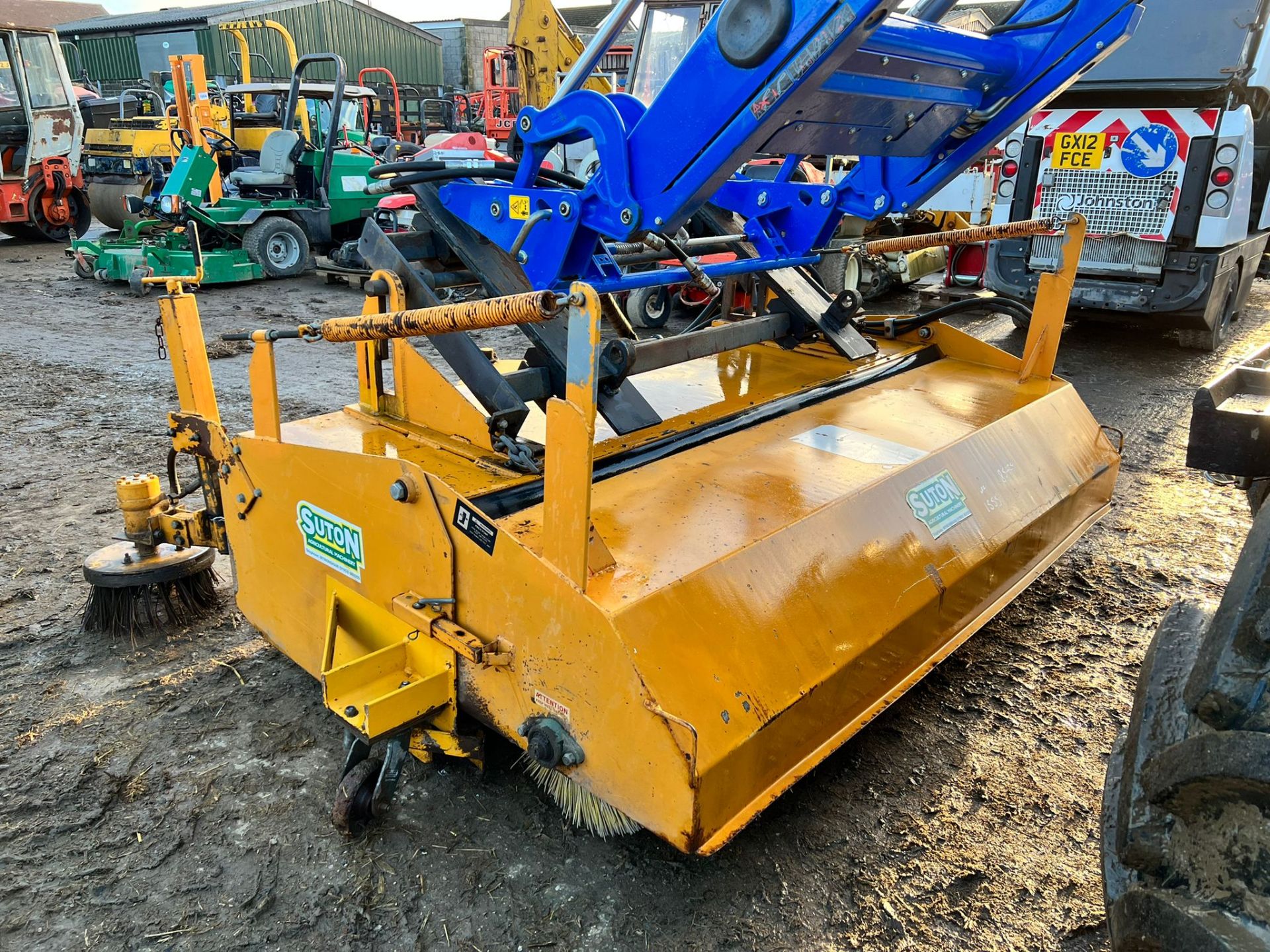 SUTON TELESWEEP SWEEPER BUCKET, SUITABLE FOR JCB QUICK HITCH *PLUS VAT* - Image 3 of 16