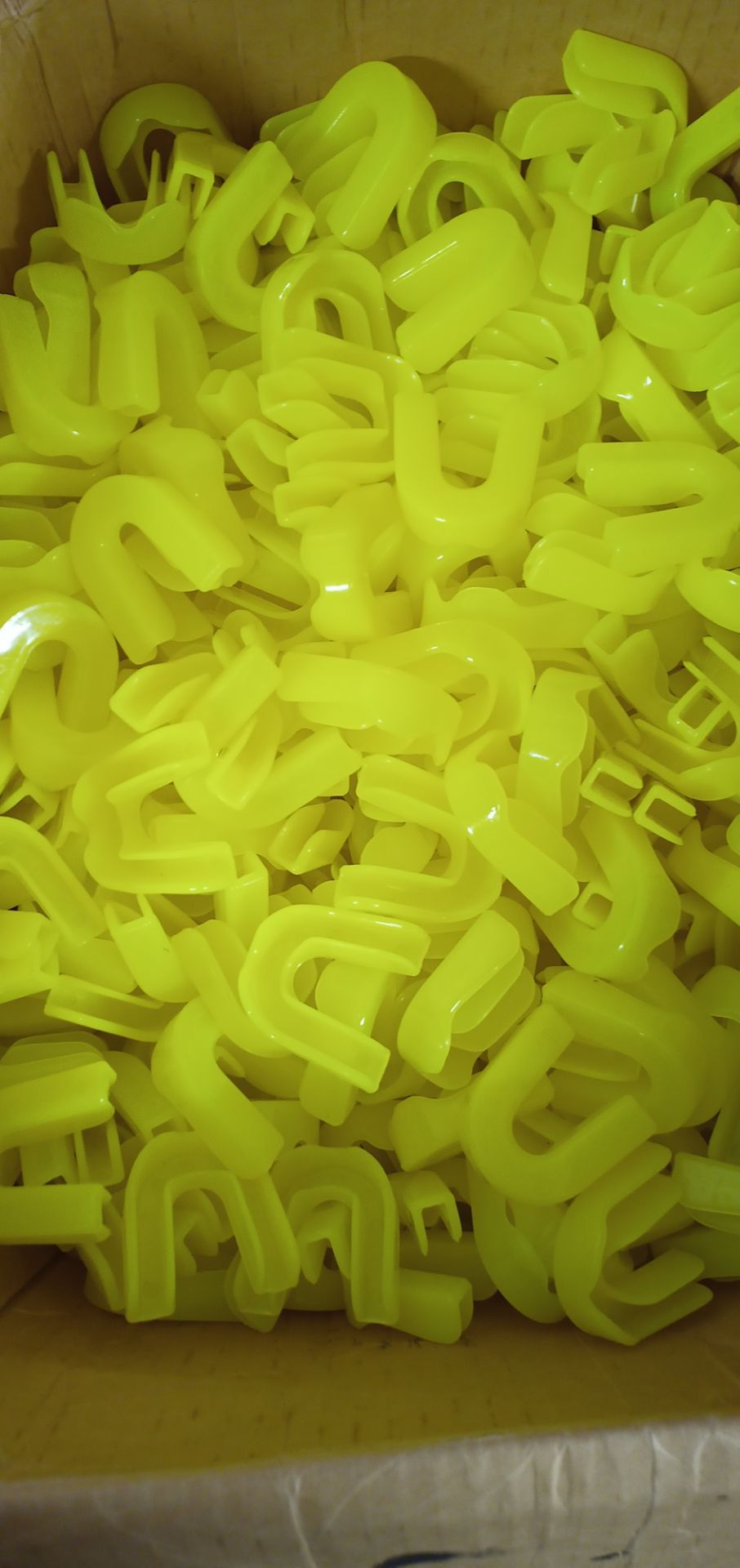 200 x NEW AND UNUSED MOUTH GUARDS, ASSORTED COLOURS *PLUS VAT* - Image 5 of 5