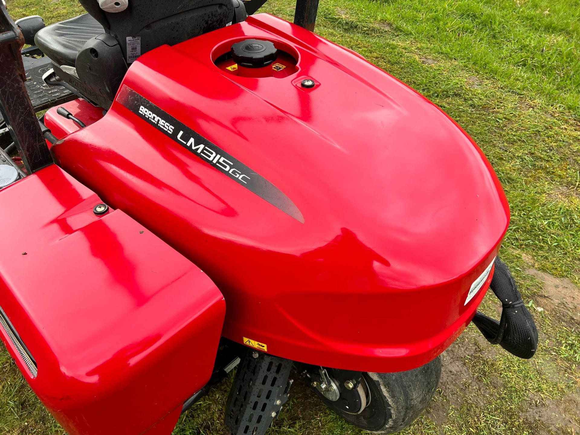 2014 Baroness LM315GC 3WD Diesel Cylinder Mower With Grass Boxes, Runs Drives Cuts Collects - Image 8 of 23