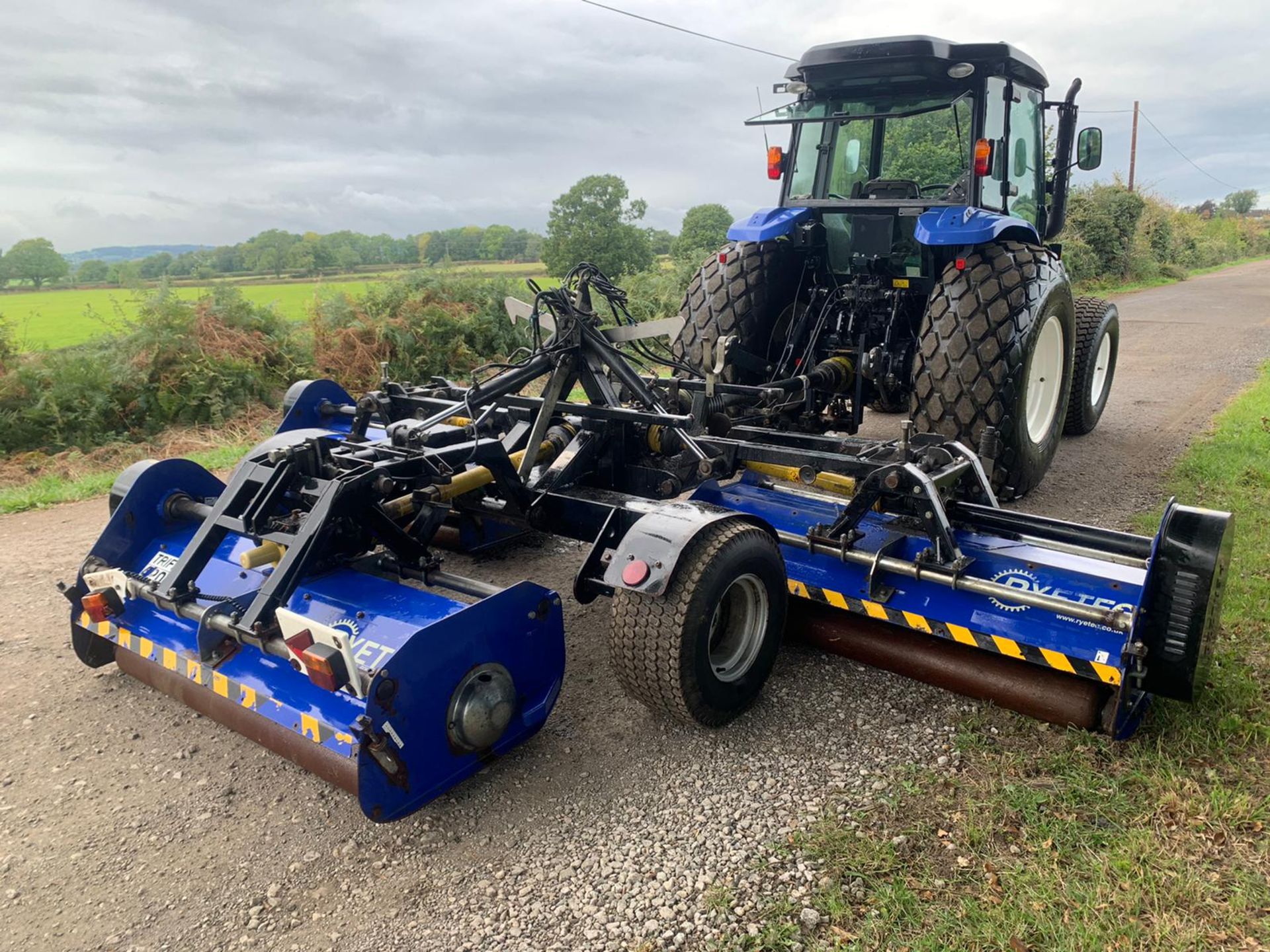 RYETEC TRIFLEX 4200 TOWBEHIND FLAIL 3 GANG MOWER, IN WORKING ORDER, PTO DRIVEN *PLUS VAT* - Image 3 of 15