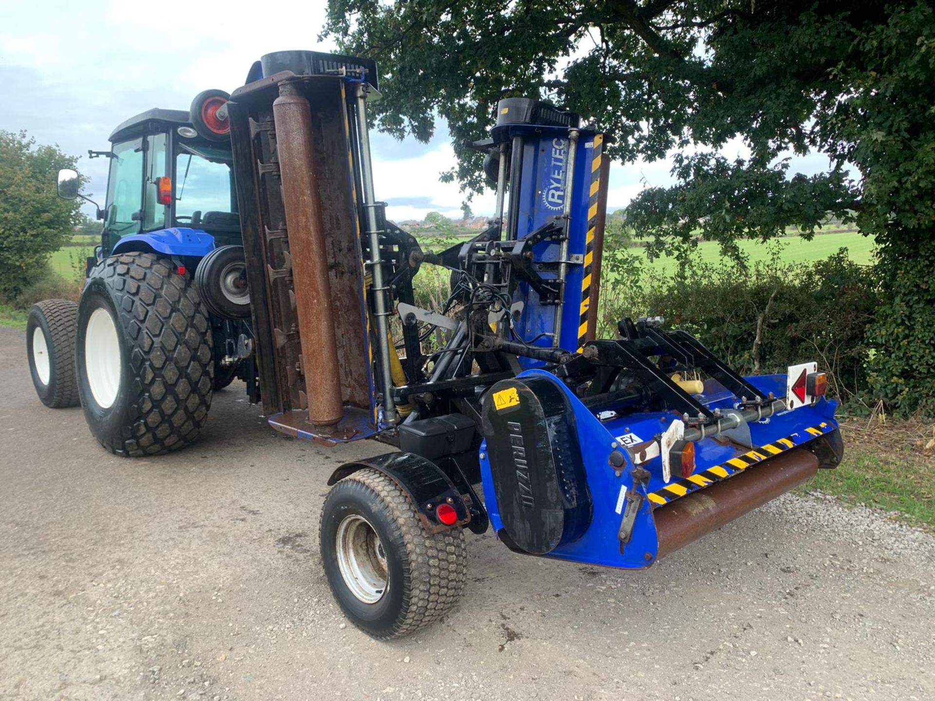 RYETEC TRIFLEX 4200 TOWBEHIND FLAIL 3 GANG MOWER, IN WORKING ORDER, PTO DRIVEN *PLUS VAT* - Image 2 of 15