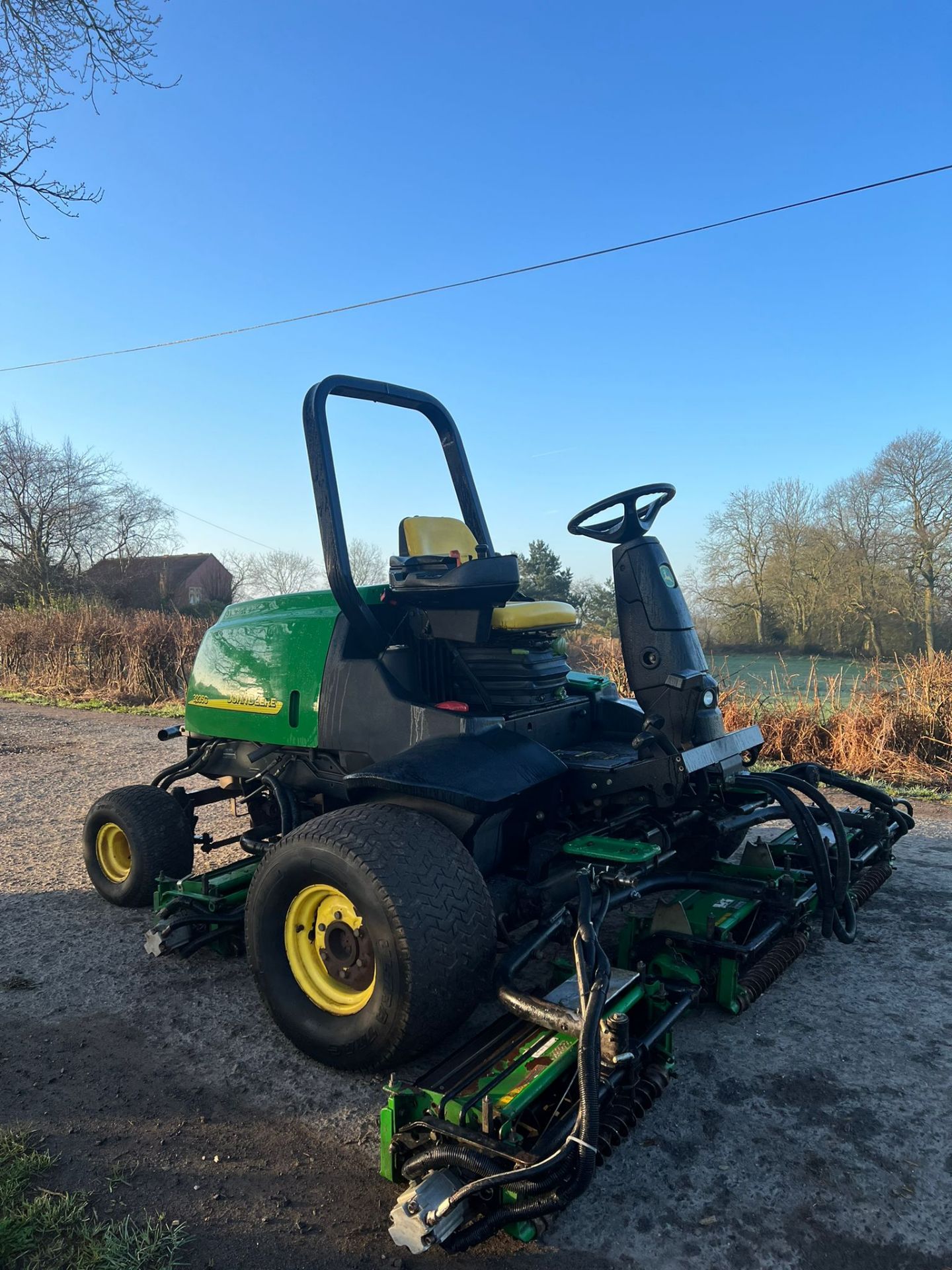 JOHN DEERE 3235C RIDE ON LAWN MOWER 9 FOOT CUT, 2620 recorded hours *PLUS VAT*