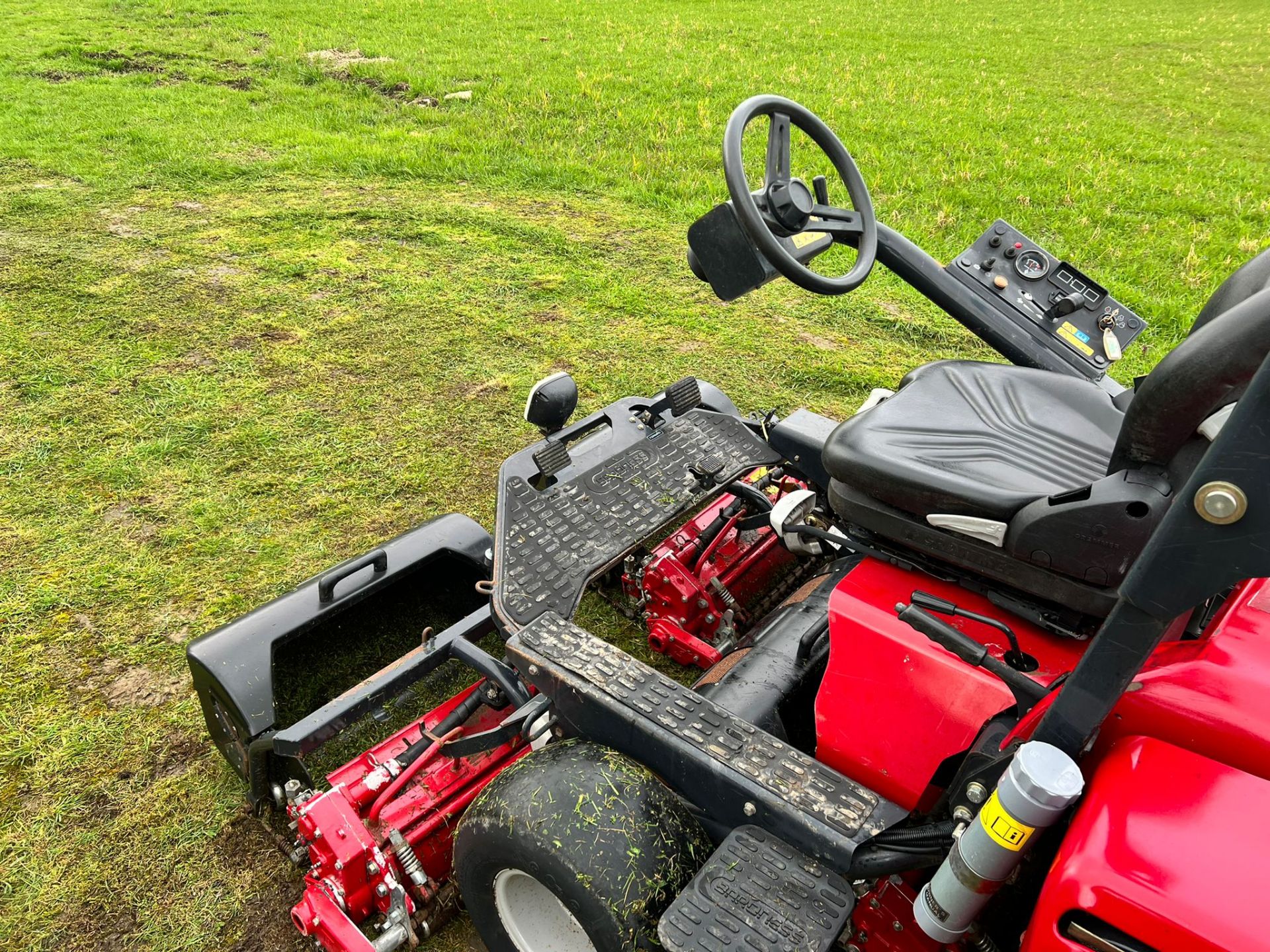 2014 Baroness LM315GC 3WD Diesel Cylinder Mower With Grass Boxes, Runs Drives Cuts Collects - Image 10 of 23