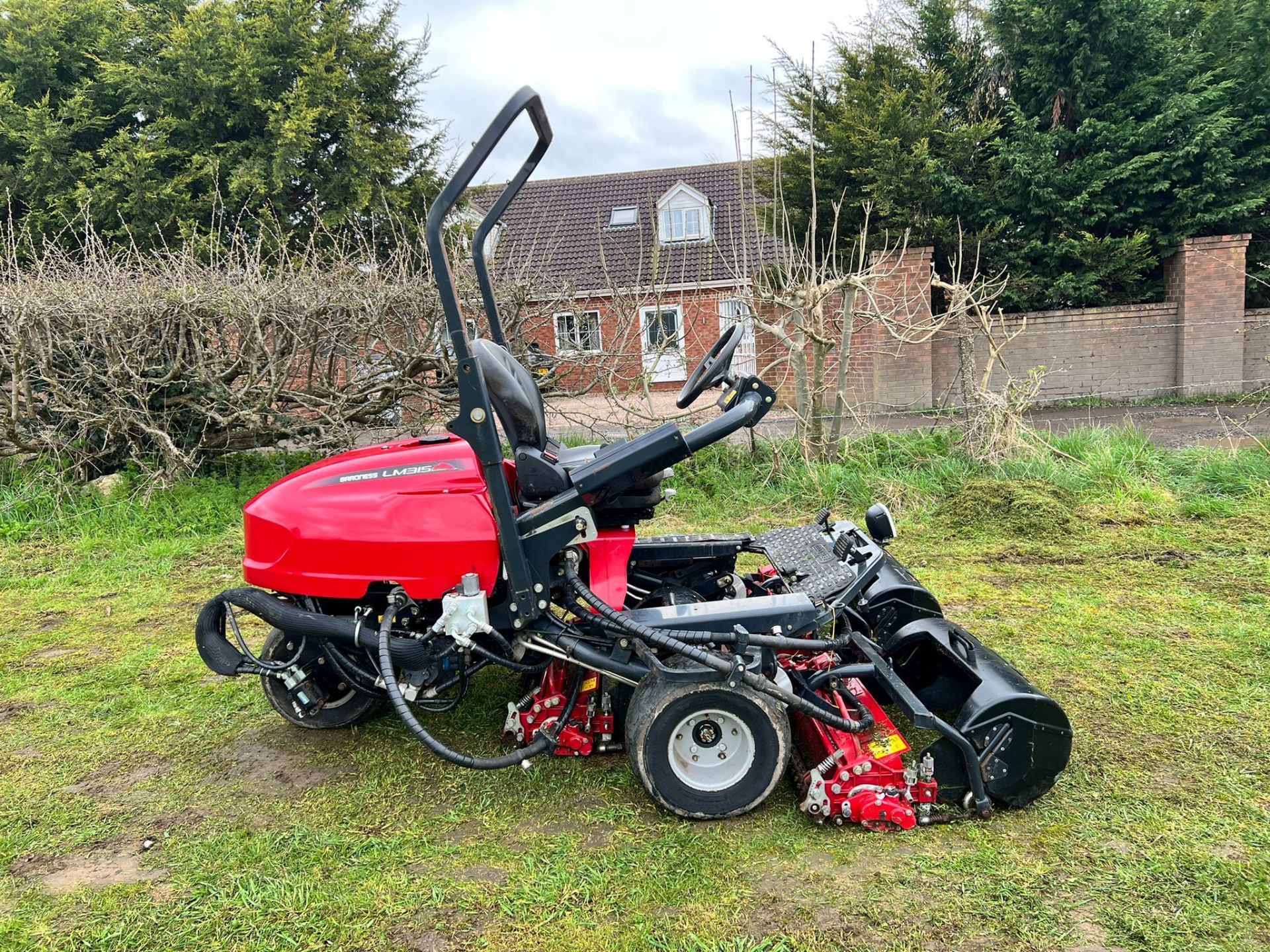 2014 Baroness LM315GC 3WD Diesel Cylinder Mower With Grass Boxes, Runs Drives Cuts Collects - Image 6 of 23