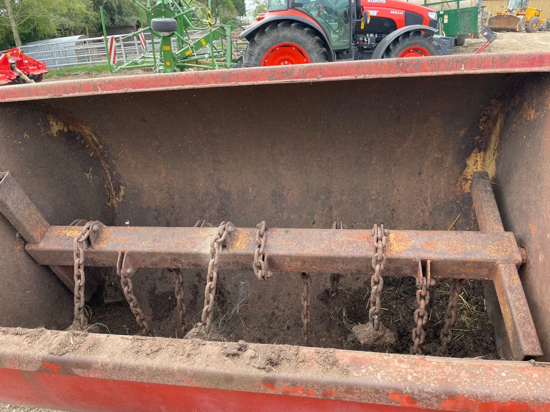 BSG COMPACT TRACTOR MUCK SPREADER, STILL IN WEEKLY USE *PLUS VAT*