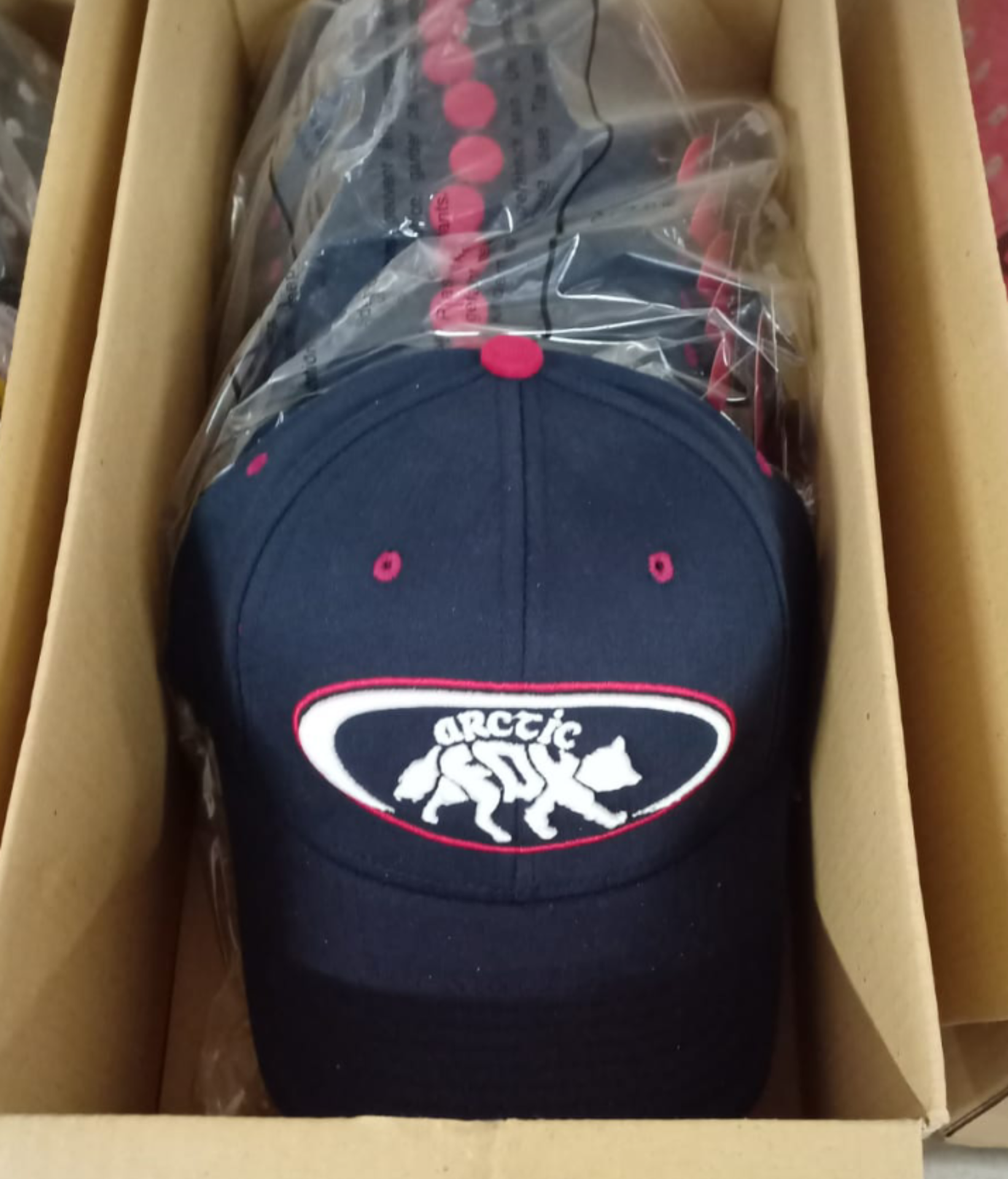 100 x BRAND NEW AND SEALED Arctic Fox premium quality cap, ADULT SIZE *PLUS VAT* - Image 2 of 5