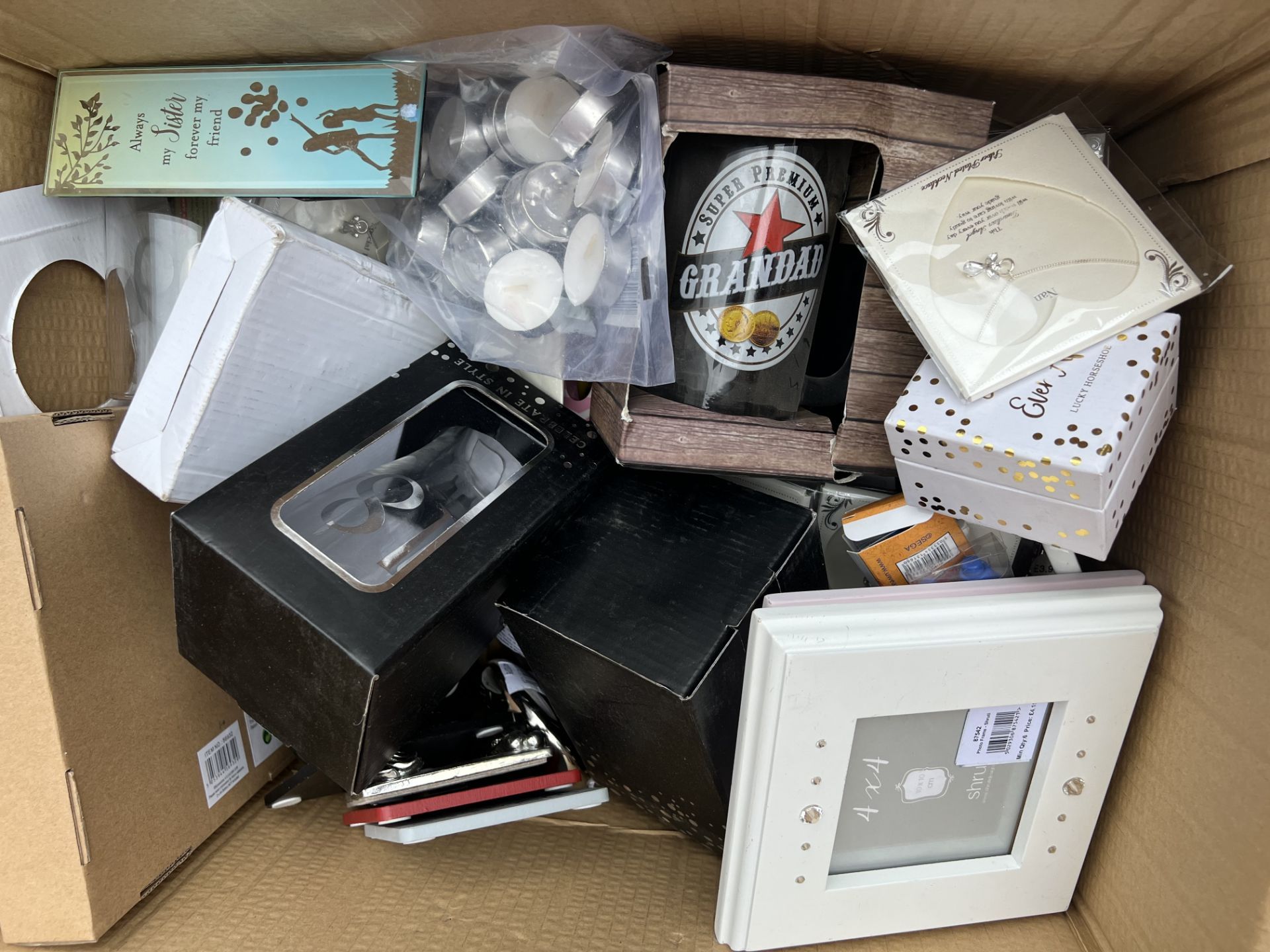 1 BOX OF HOUSEHOLD ITEMS, NO RESERVE *PLUS VAT*