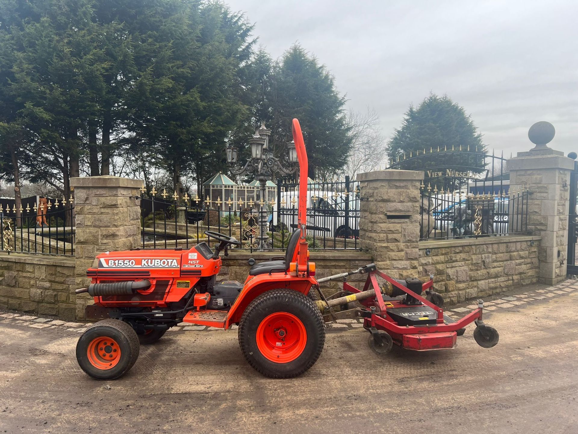 KUBOTA B1550 COMPACT TRACTOR WITH FINISHING TOPPER, RUNS WORKS AND CUTS *PLUS VAT* - Image 3 of 8