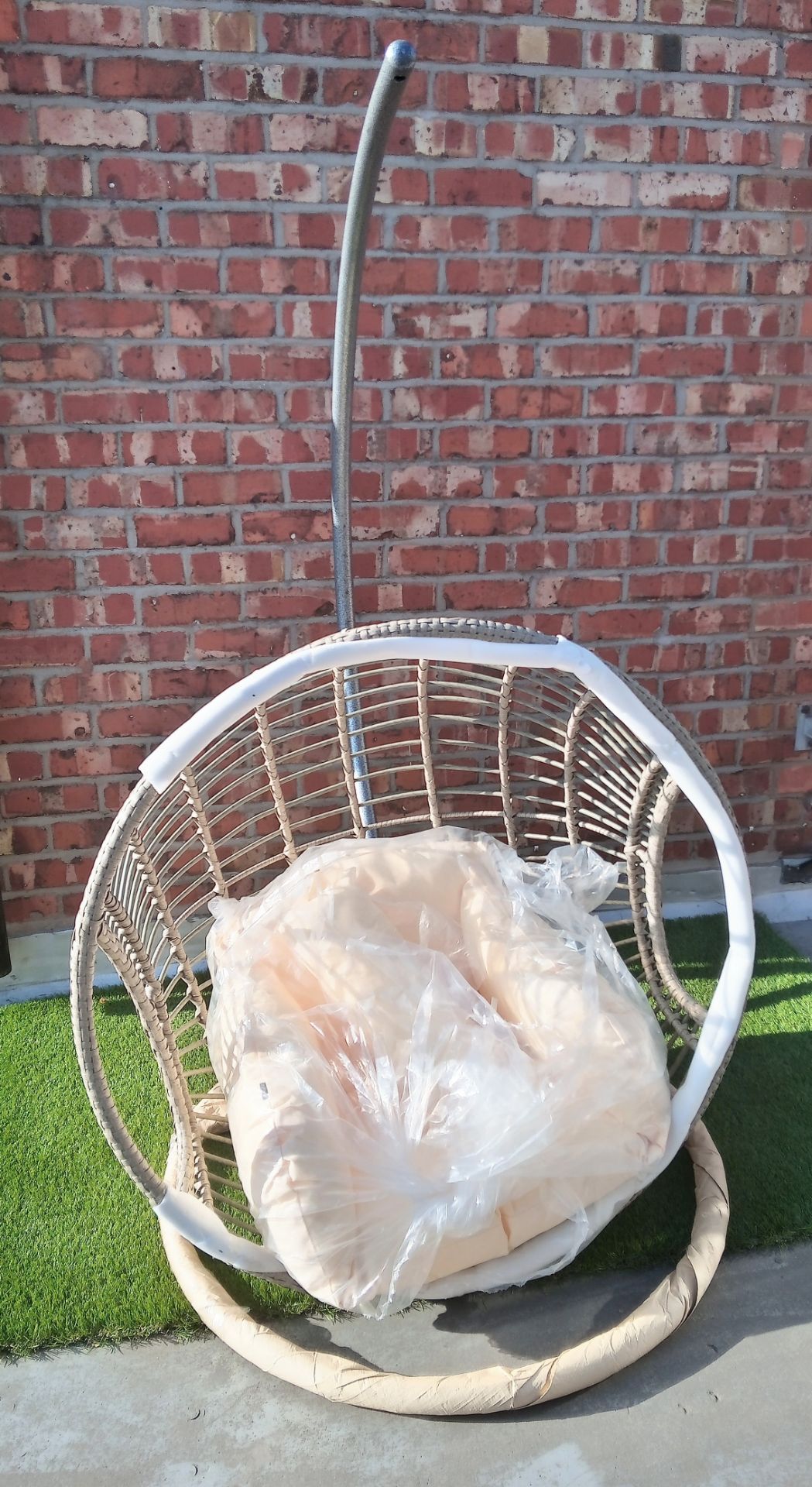 Cox&Cox Hanging Egg Chair, lemon/cream coloured cushions *NO VAT* - Image 2 of 4