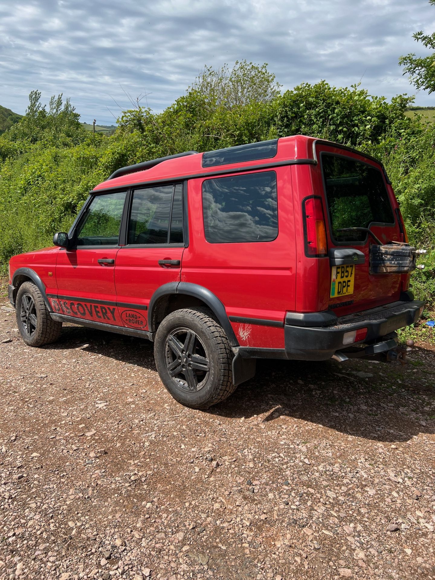 VERY RARE BUILD 2008/57 LAND ROVER DISCOVERY ES V8I RED ESTATE, FULL SERVICE HISTORY *NO VAT* - Image 2 of 4