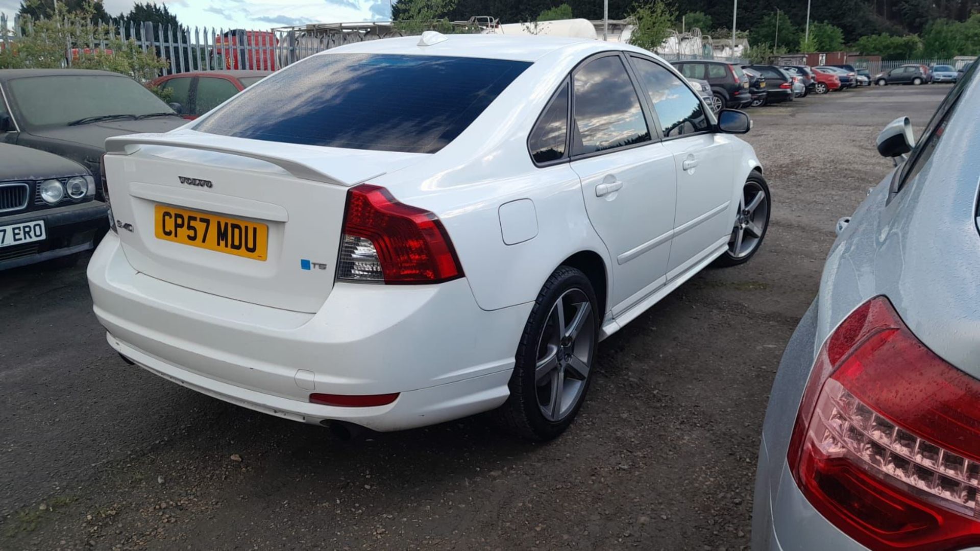 2007/57 VOLVO S40 SE SPORT T5 WHITE SALOON, 94K MILES, HEATED SEATS *NO VAT* - Image 5 of 7