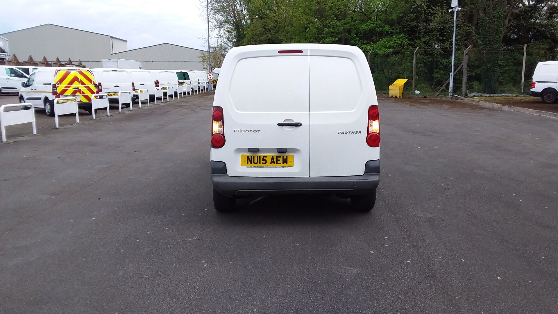 2015 PEUGEOT PARTNER L1 DIESEL 850 S 1.6 HDI 92 WHITE 5 DOOR PANEL VAN *PLUS VAT* - Image 6 of 14