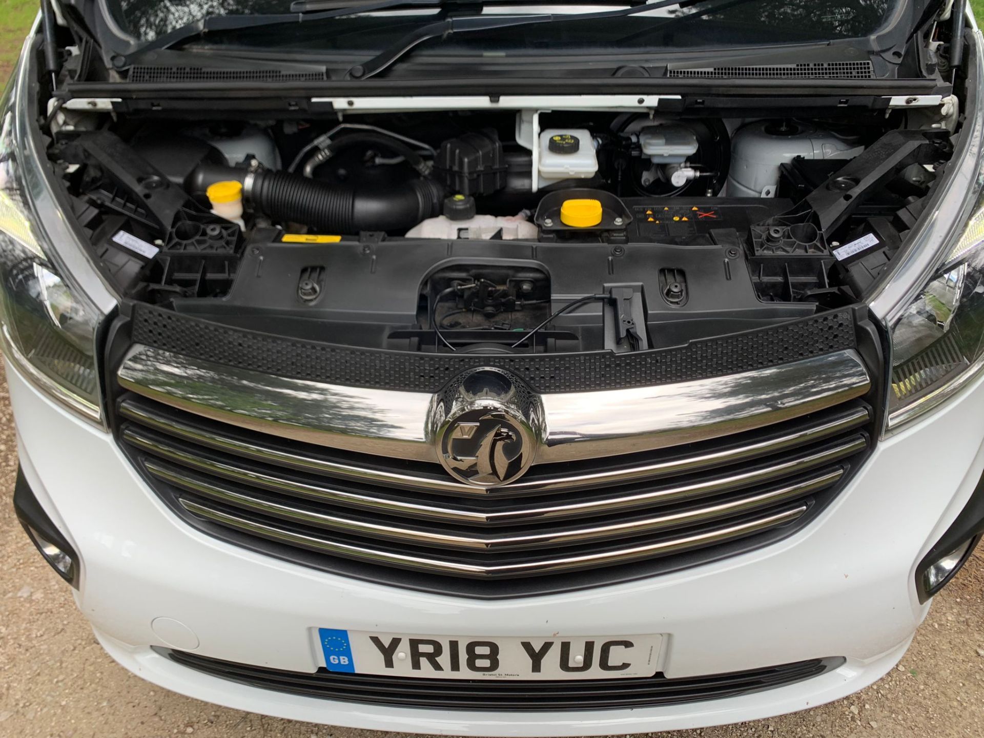 VAUXHALL VIVARO 2900 SPORTIVE CDTI, WHITE PANEL VAN, 118 BHP, 14,979 miles, full service*NO VAT* - Image 14 of 45