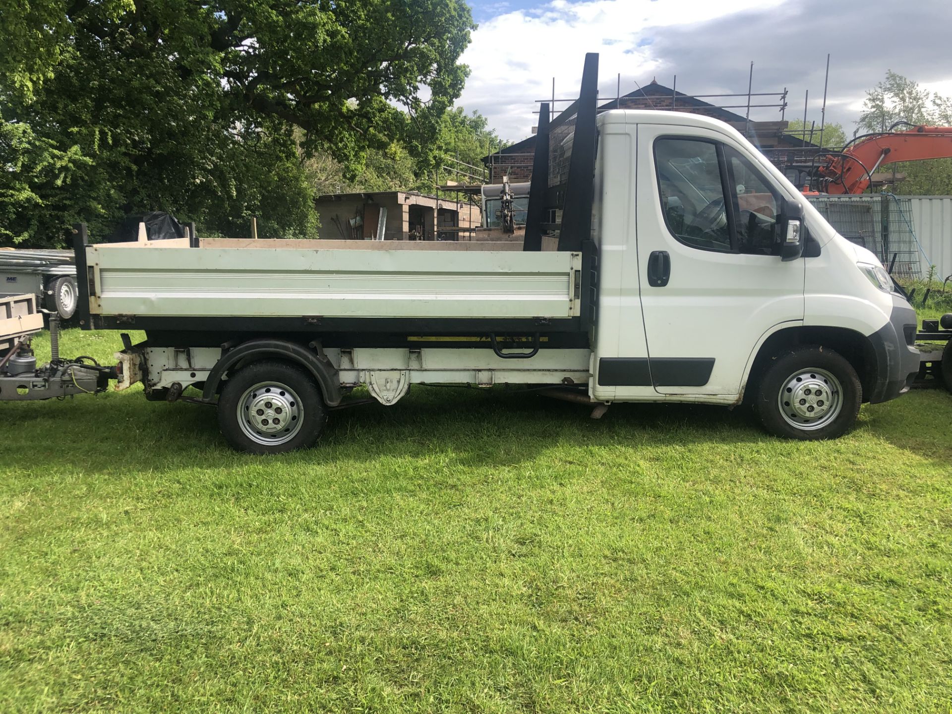 2015 CITROEN RELAY 35 L2 HDI WHITE TIPPER, EXTRA REVERSING LIGHTS *PLUS VAT* - Image 2 of 5